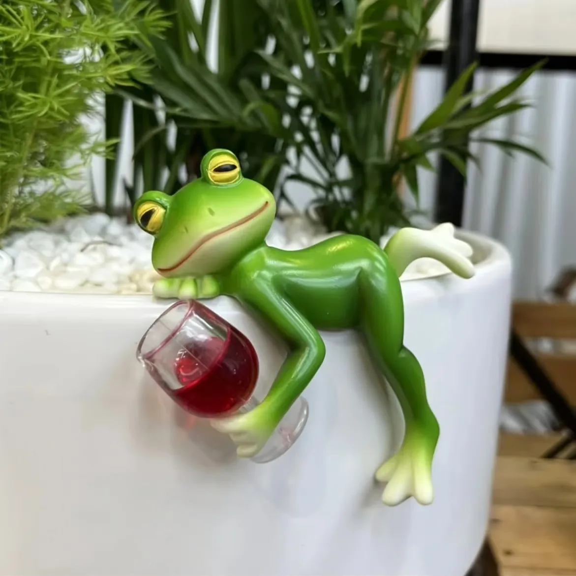 Vexlyt Tipsy Frog