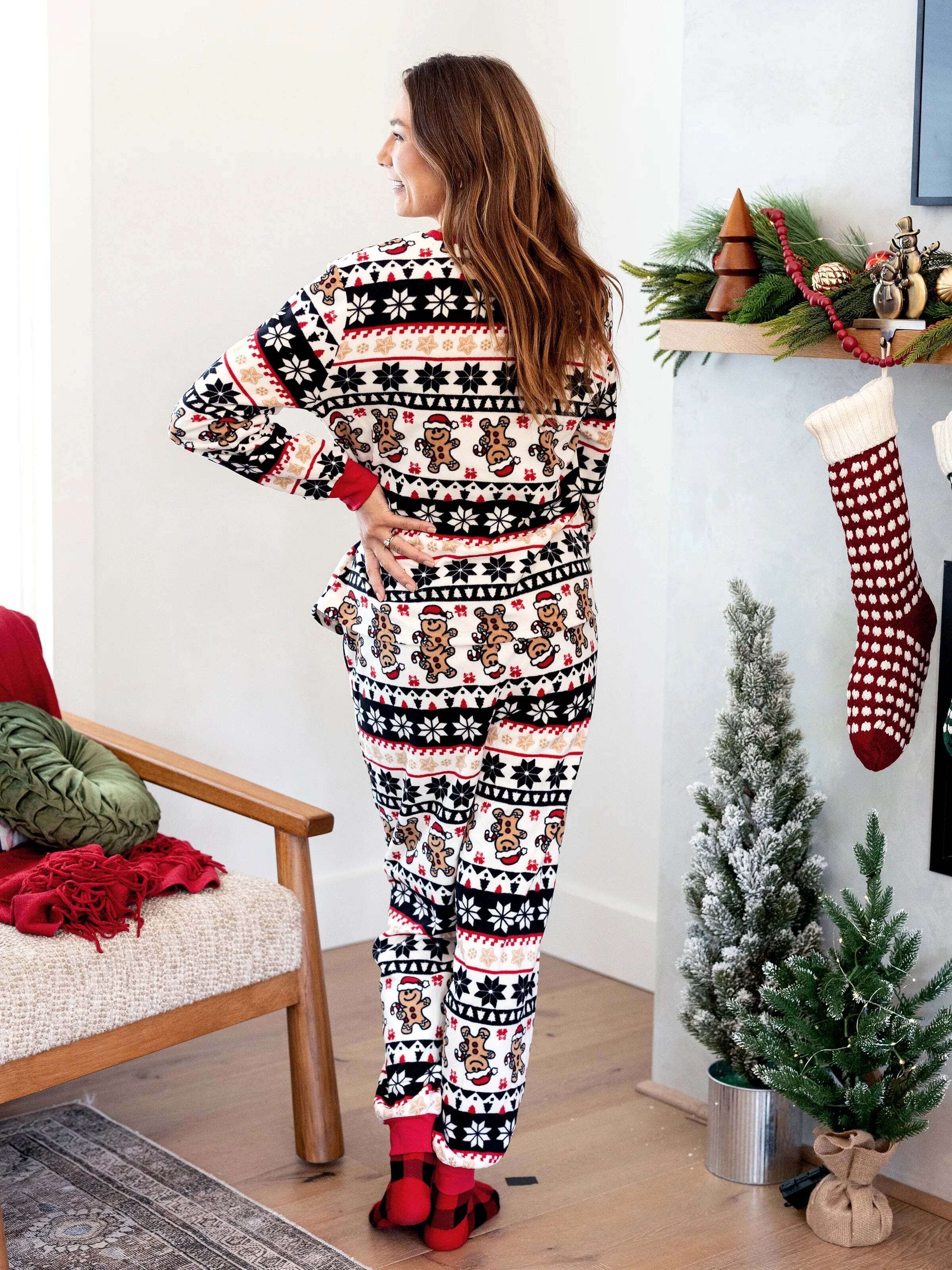Christmas Matching Family Fleece Pajamas Set Gingerbread and Snowflake Print PJS with Christmas Socks Red