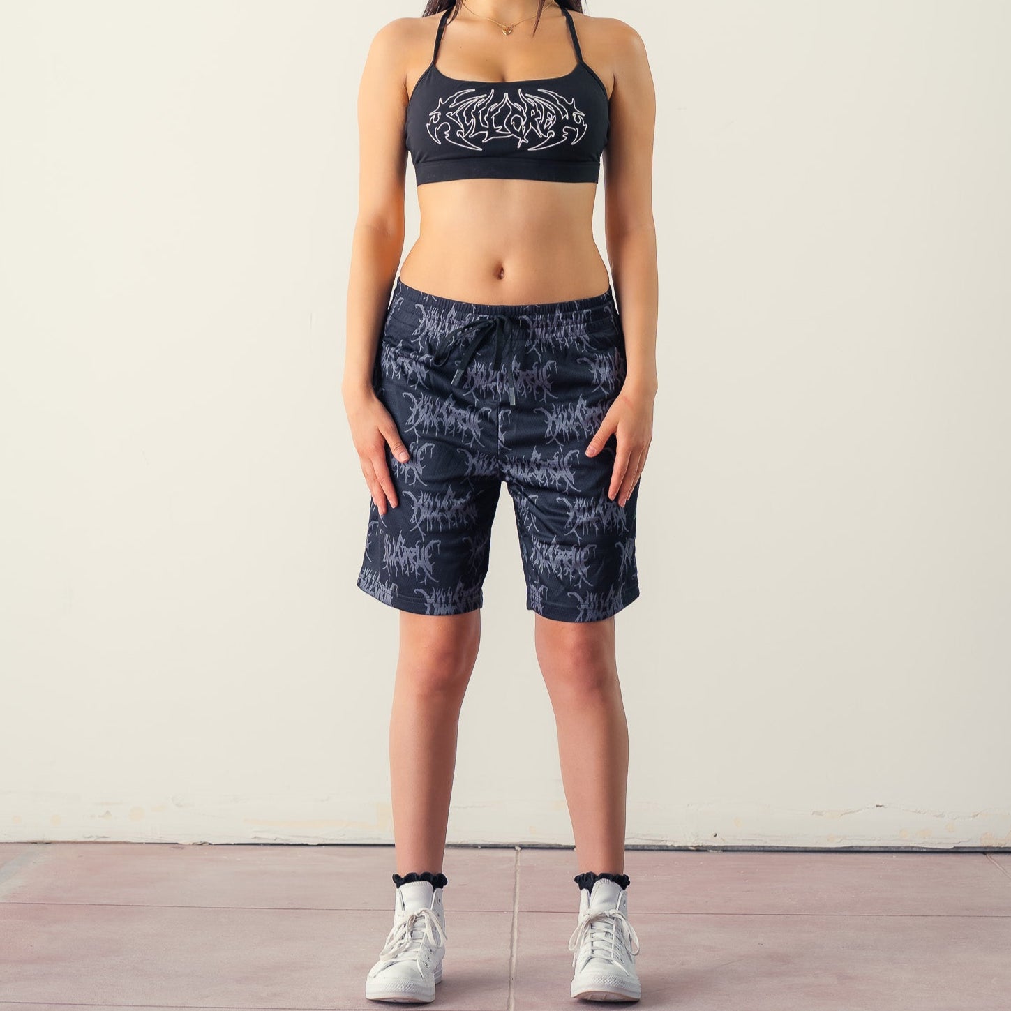 RELAXED CUT SHORTS ALL OVER - BLACKOUT