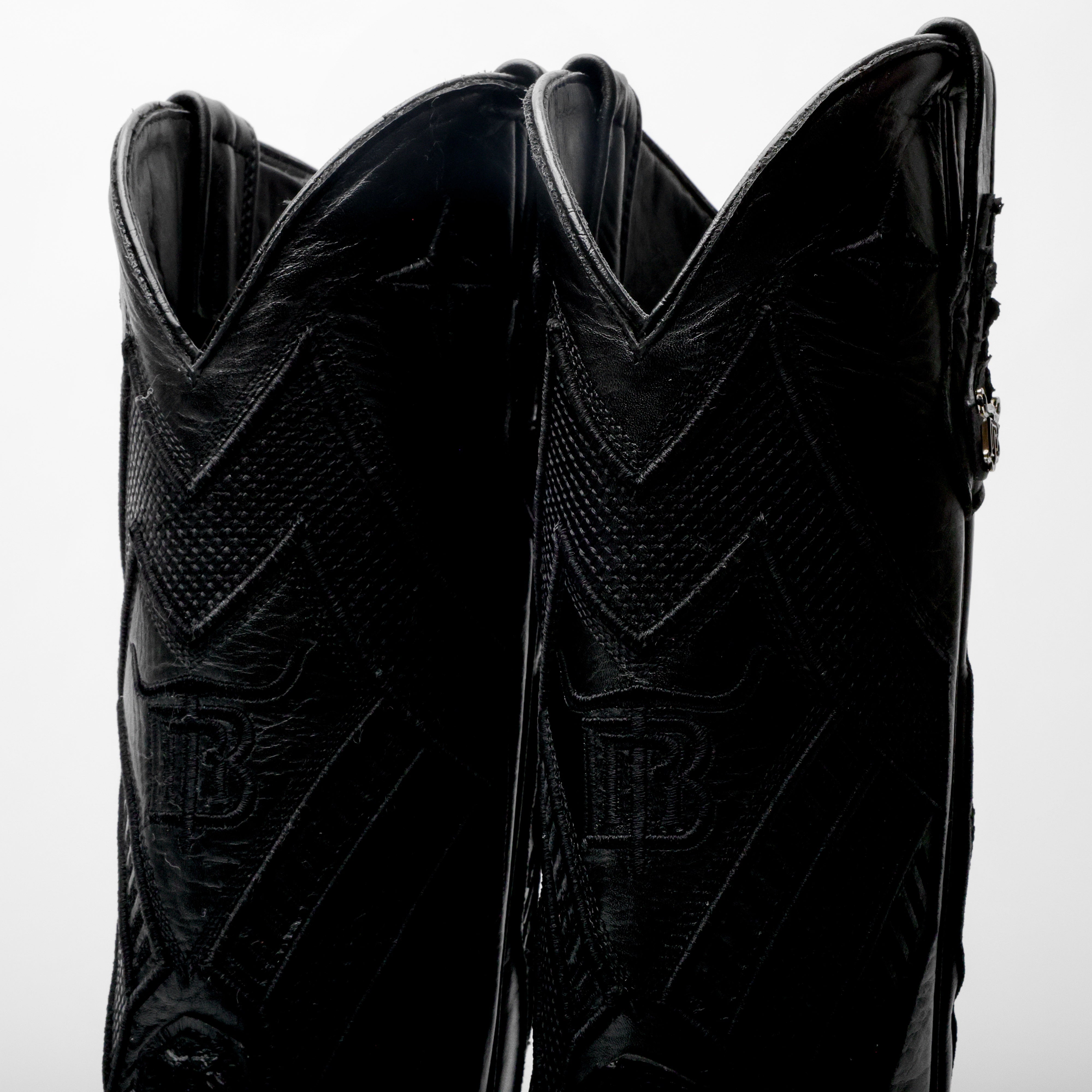 TOTAL BLACK Mini Pirarucu Leather Boots - Square Toe