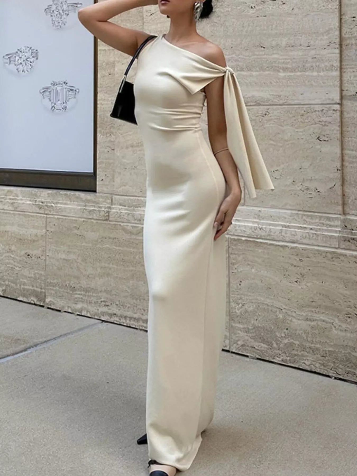 Elegant Sleeveless Tie-Shoulder Maxi Dress
