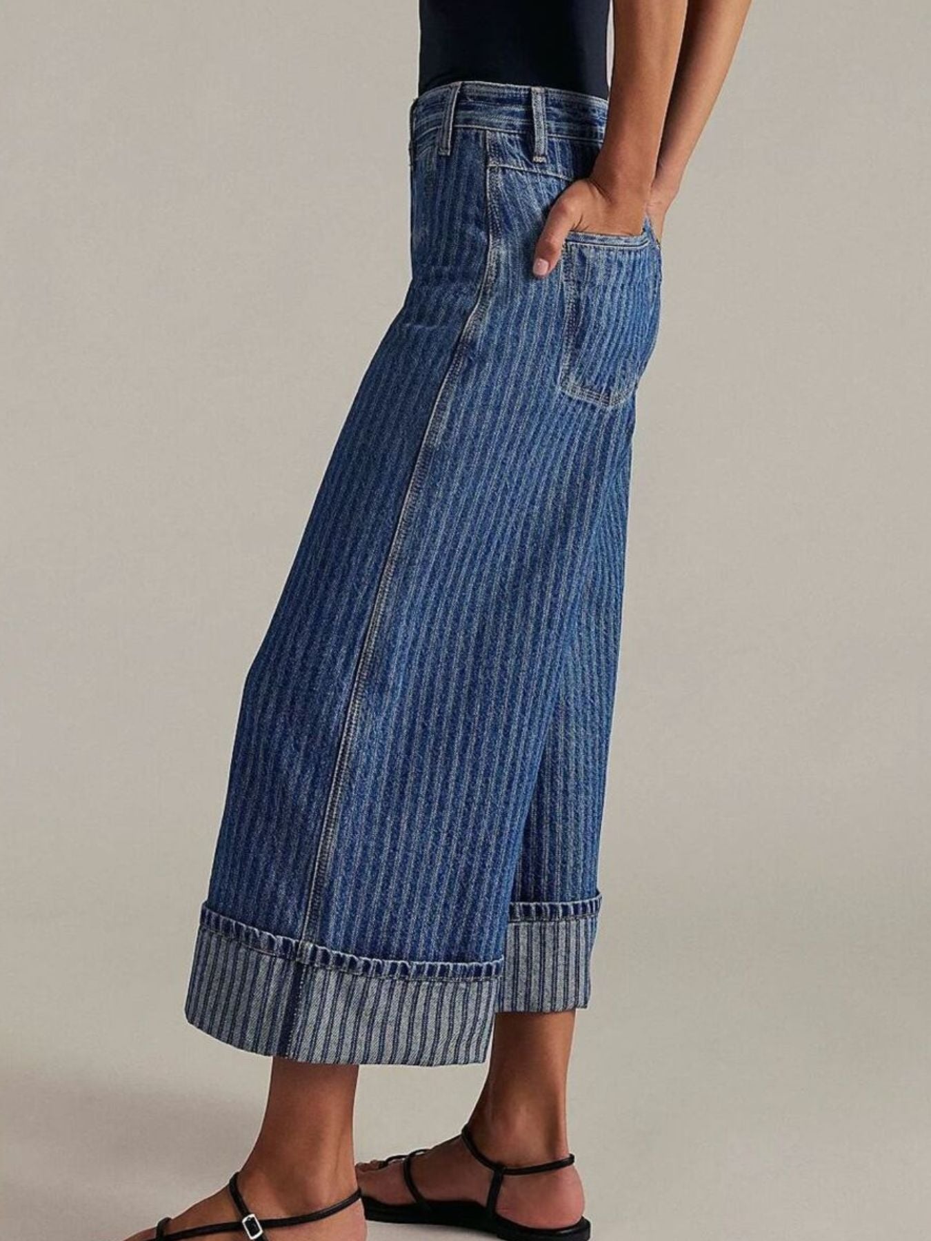 Wide-Leg Cropped Jeans