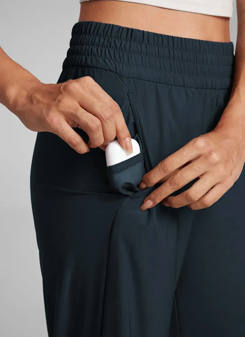 Feathery-Fit Stretchy High Rise Pant 30