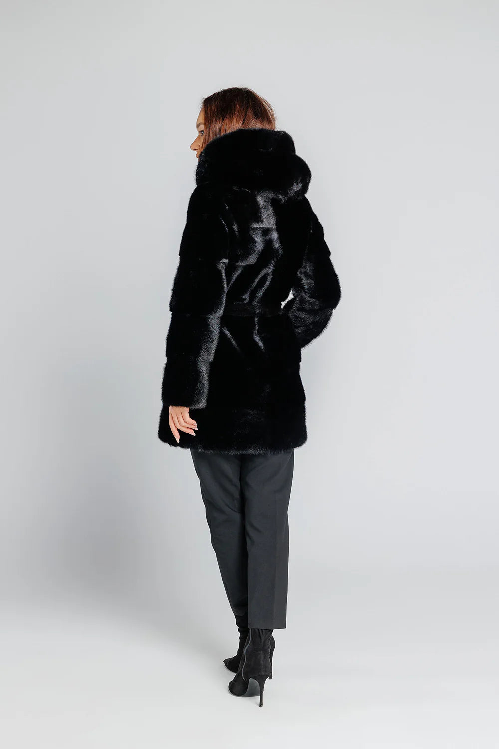 Haină din Blană Naturală de Vizon, cu Glugă Cobra și Cordon, Femei, Obsidian 195