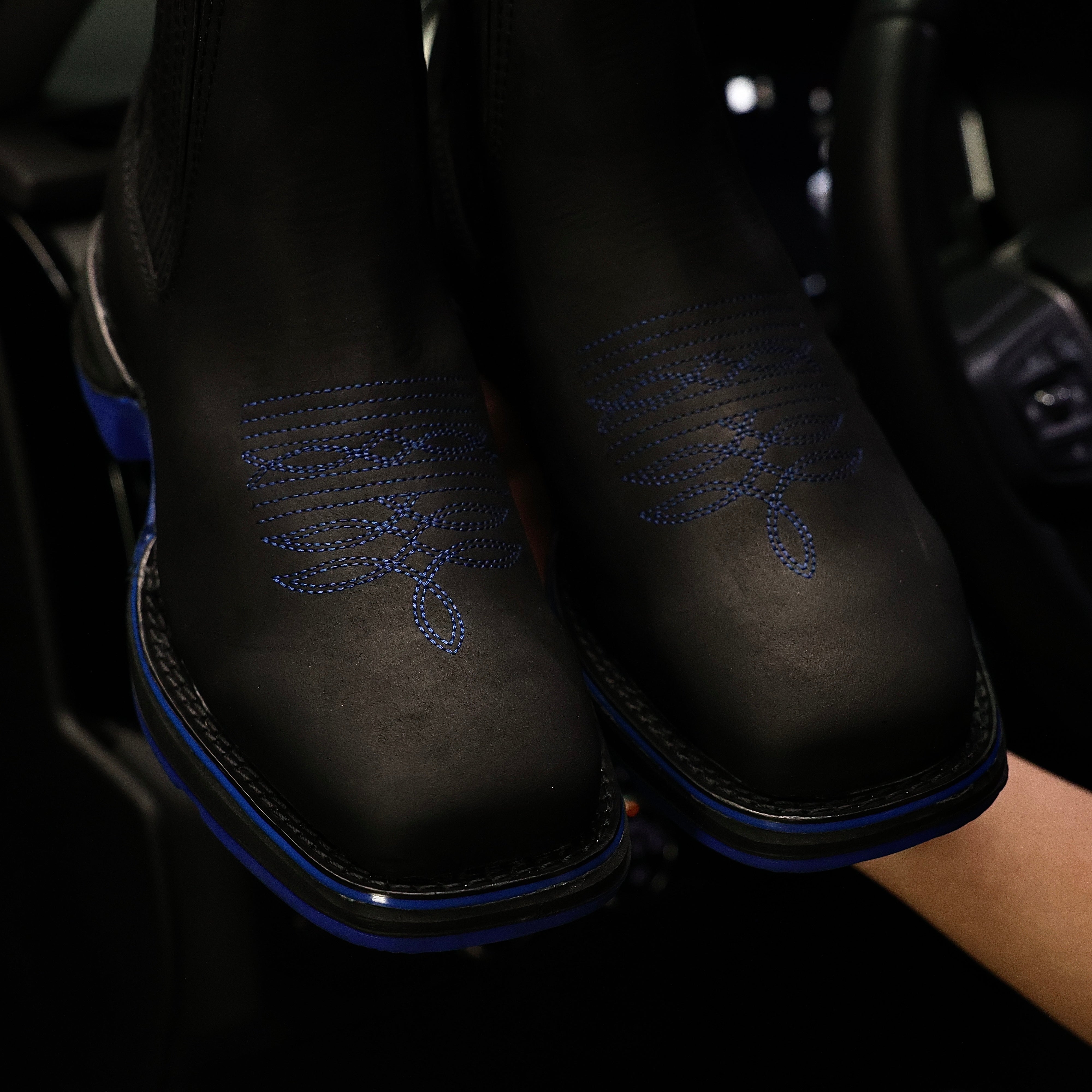 Black Nobuck Leather Botin With 3D Lightweight Soles - Square Toe