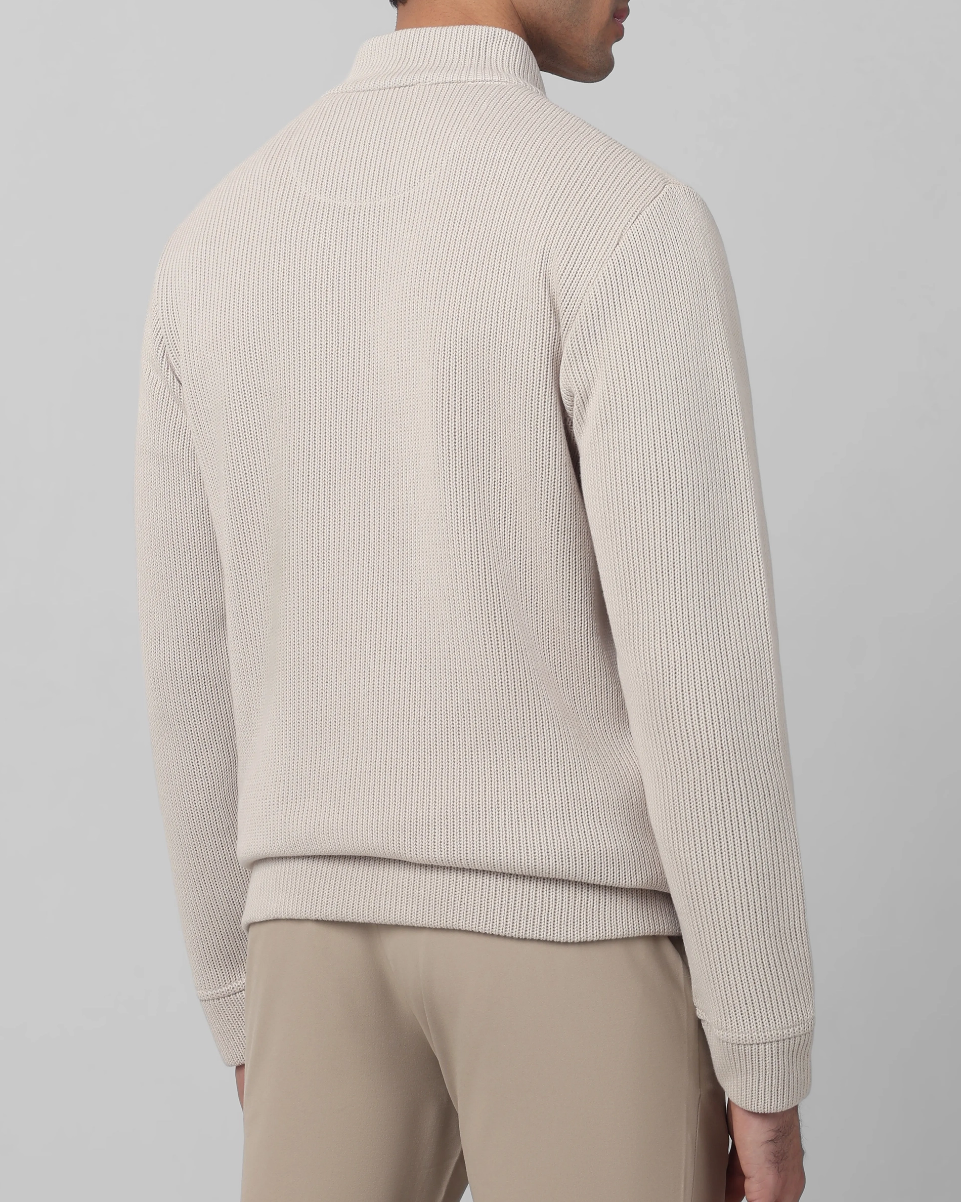 Comfortable Soft And Light-Skinned Slim Off White Sweater