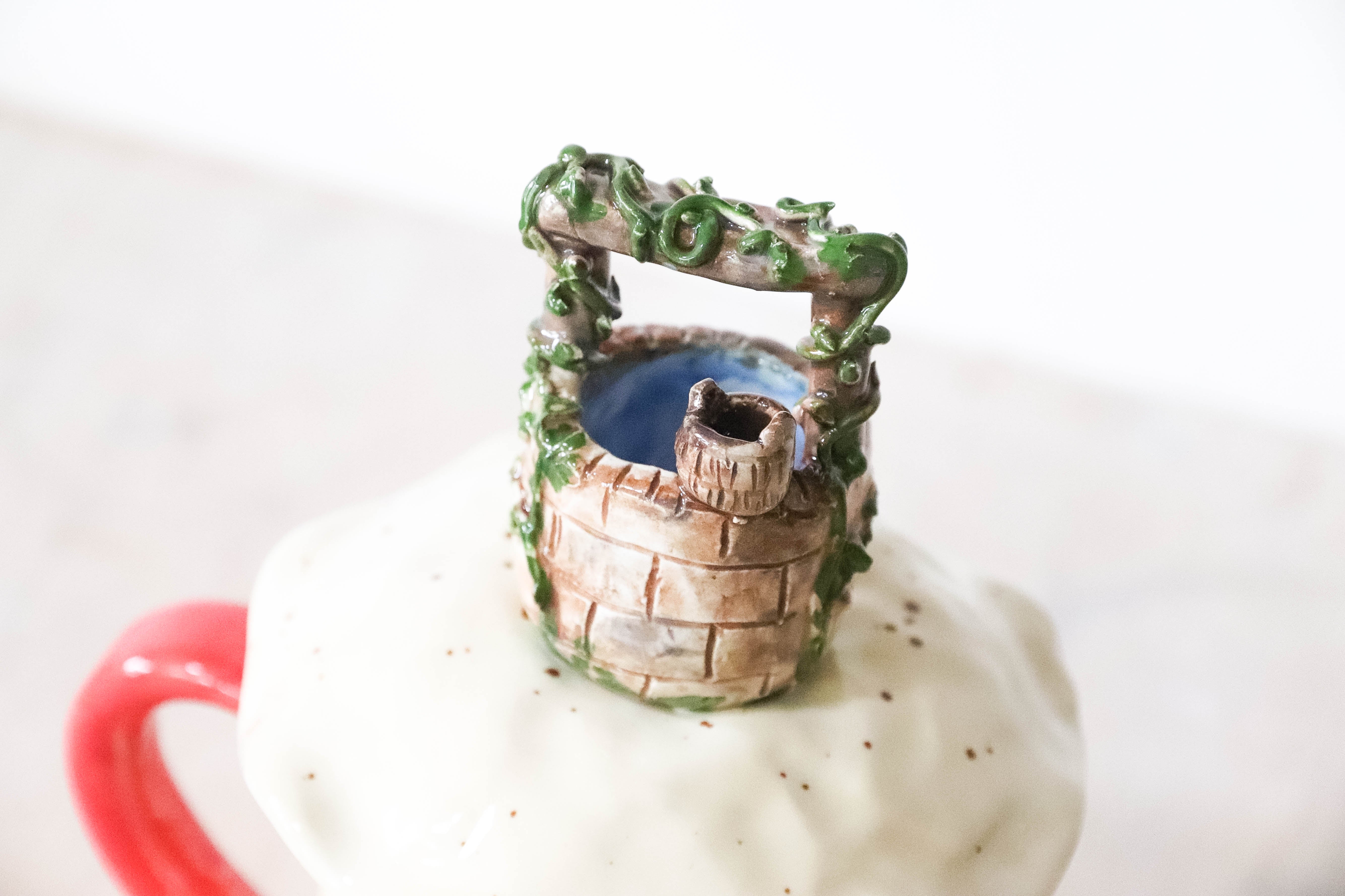 Snow White Wishing Well Tulip Mug