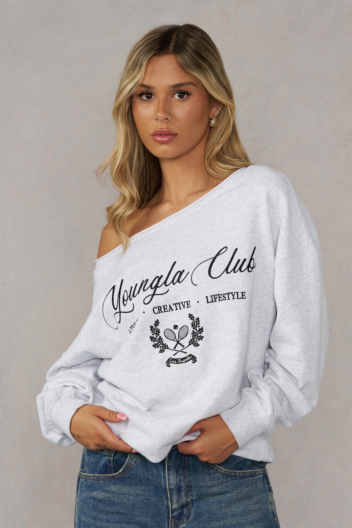 W5158 - Off-shoulder Pullover