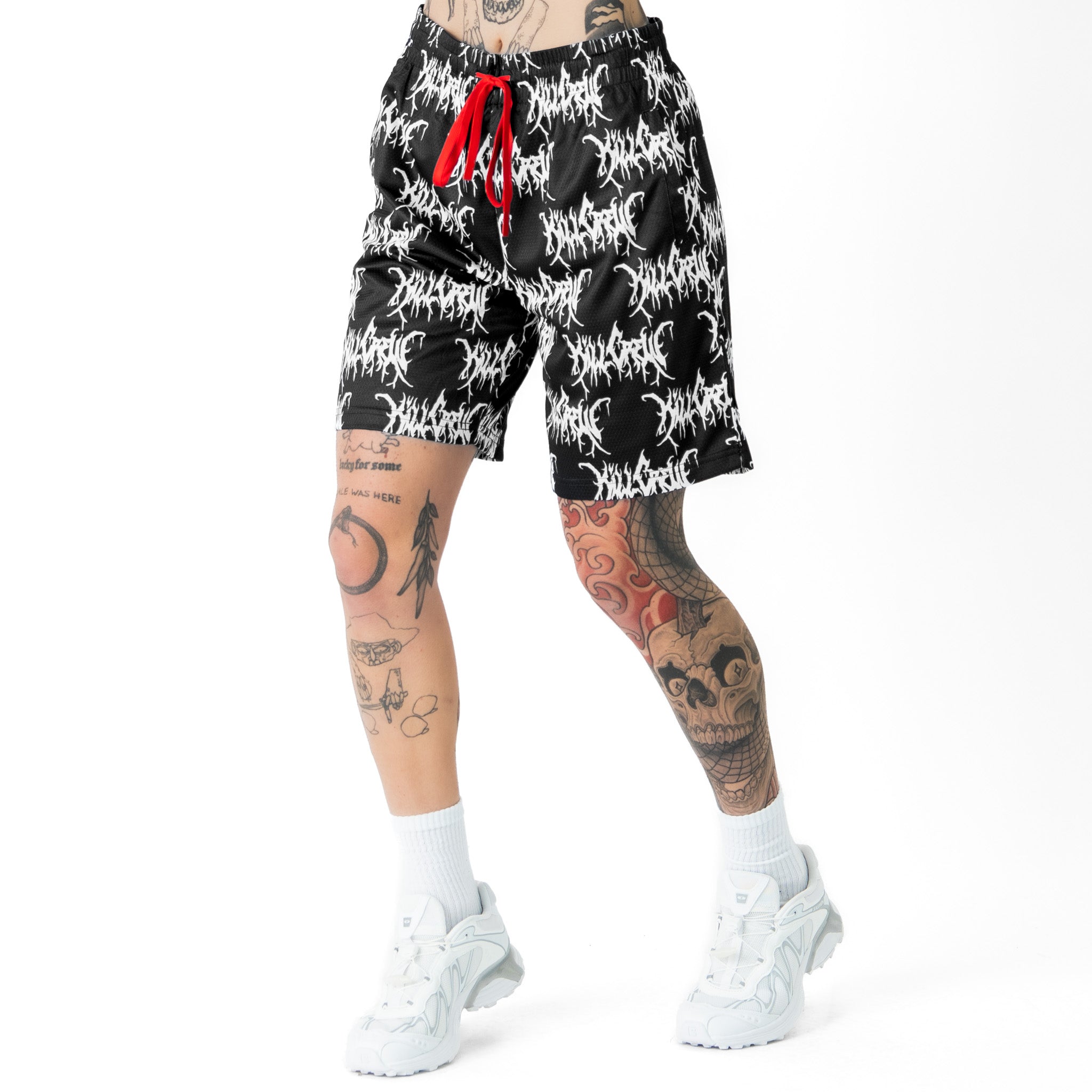 RELAXED CUT SHORTS ALL OVER - BLACK / WHITE