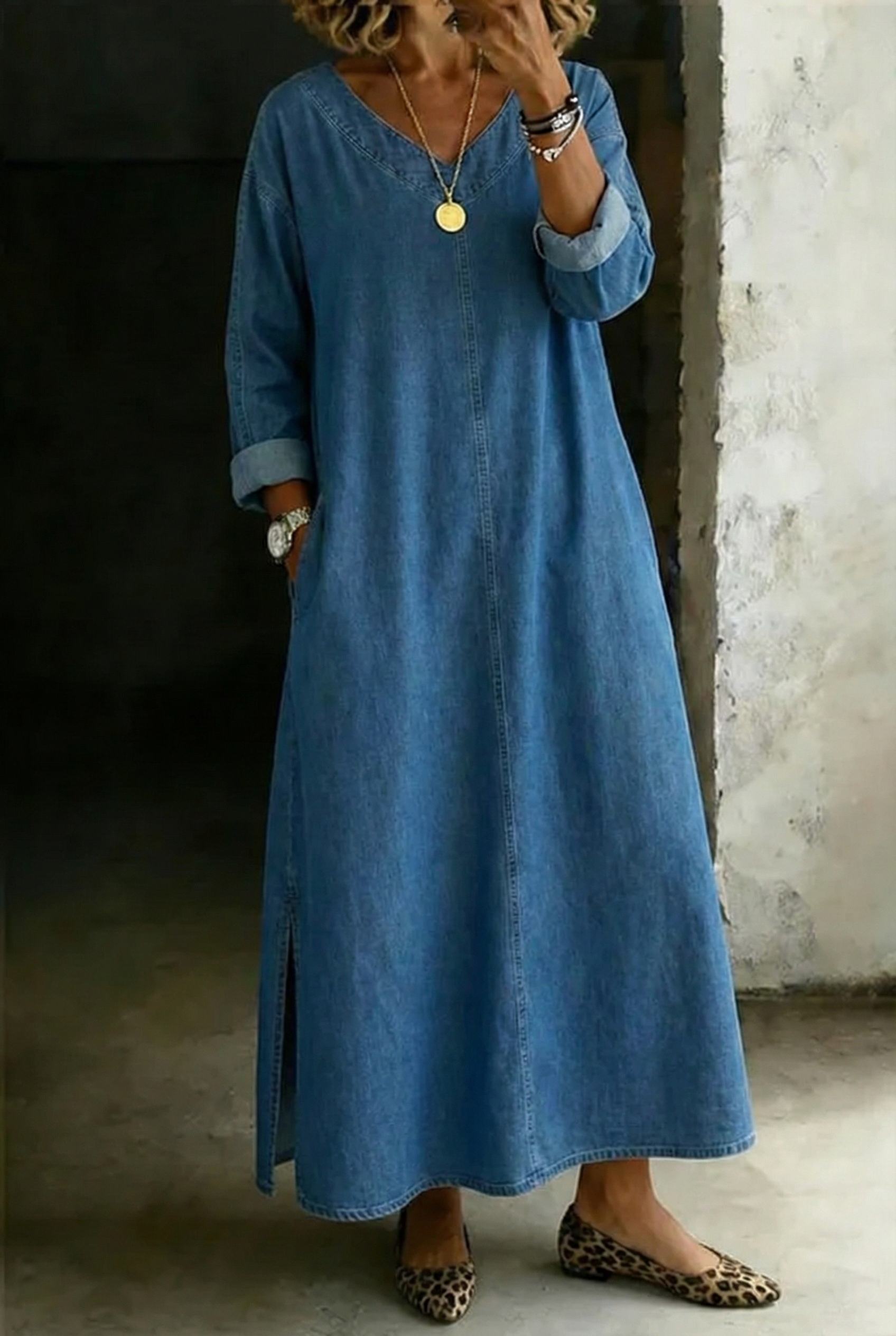 Woman's Retro Denim Shirt Dress With V-neck