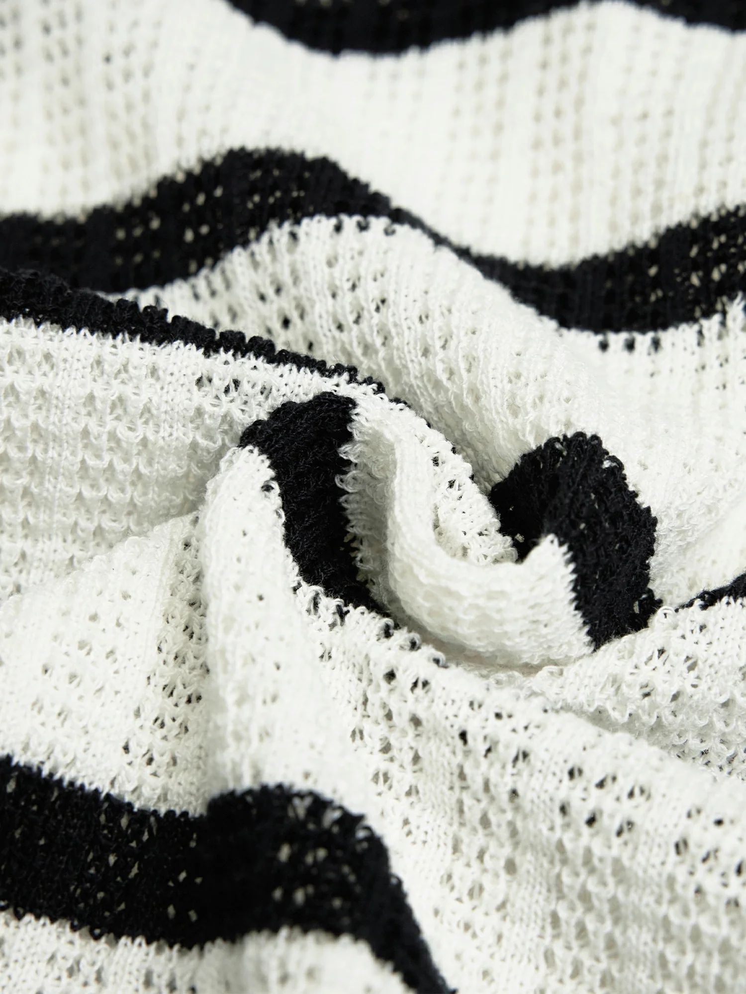 Lyocell & Linen V-Neck Sleeveless Striped Knitted Vest