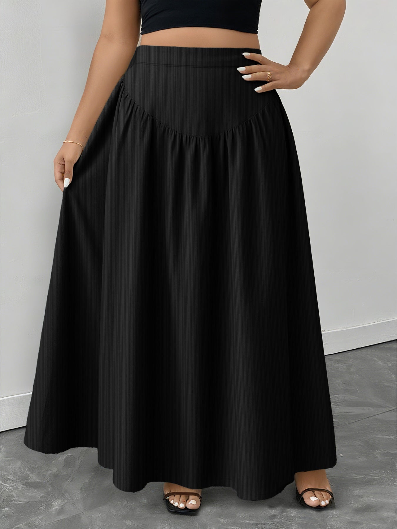 Plus Size Ruched Maxi Skirt with Pockets