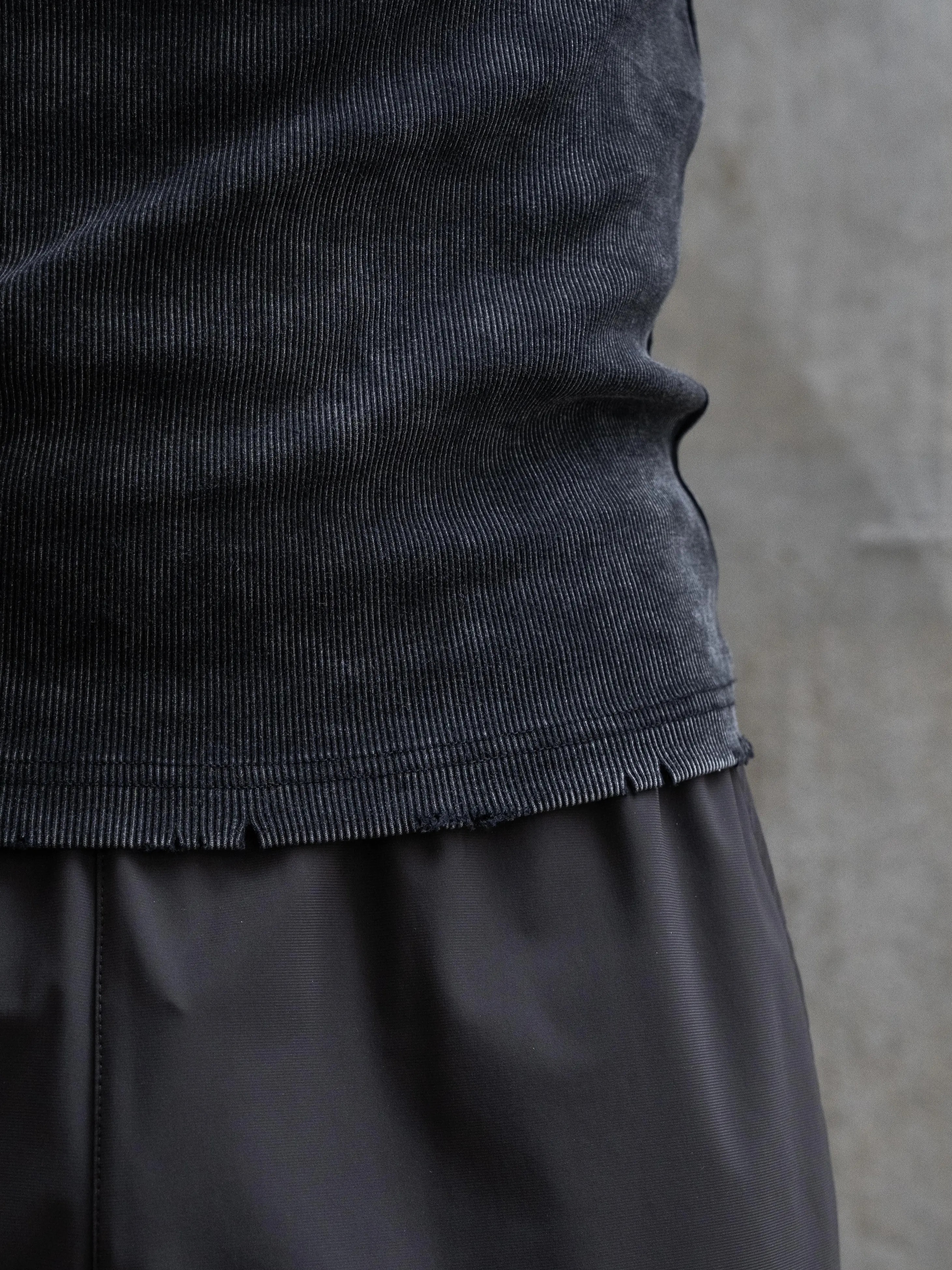 Men's Ultra-Soft Cotton Distressed Fitted T-Shirt - Premium Casual Slim Fit Tee