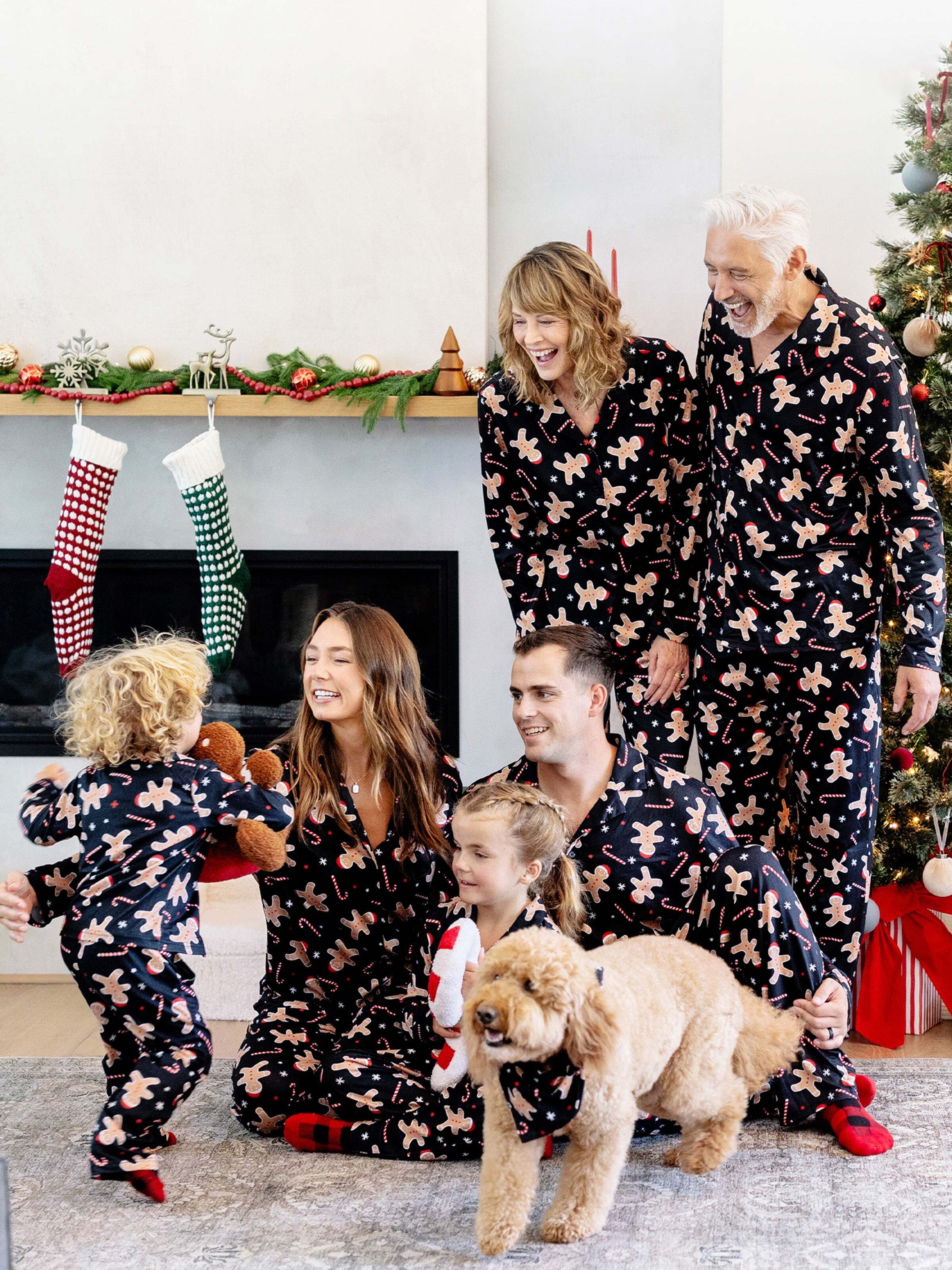 Christmas Matching Family Pajamas Set Gingerbread Print Black PJS with Christmas Socks Black