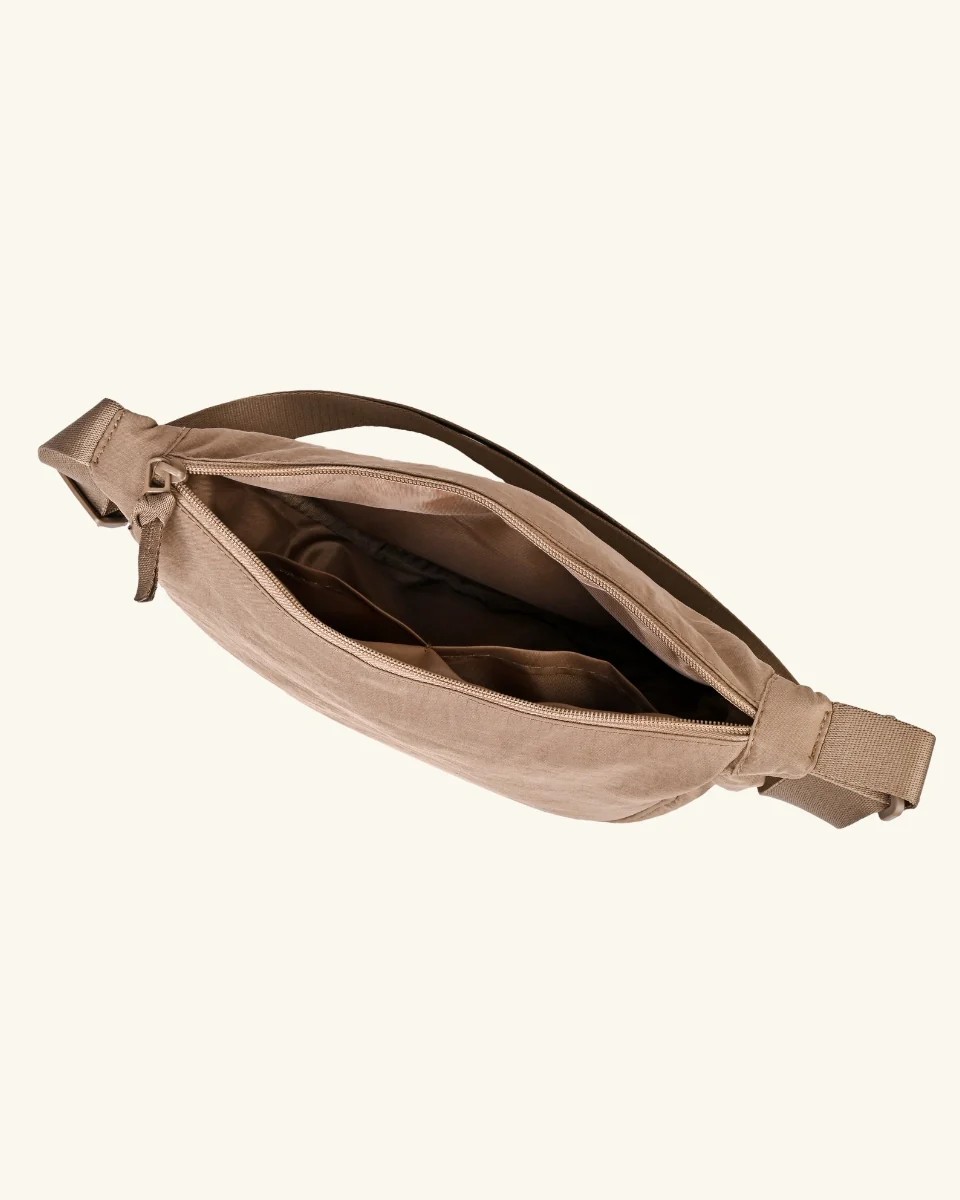 Women's Elegant & Stylish Handbag — Lightweight and Spacious