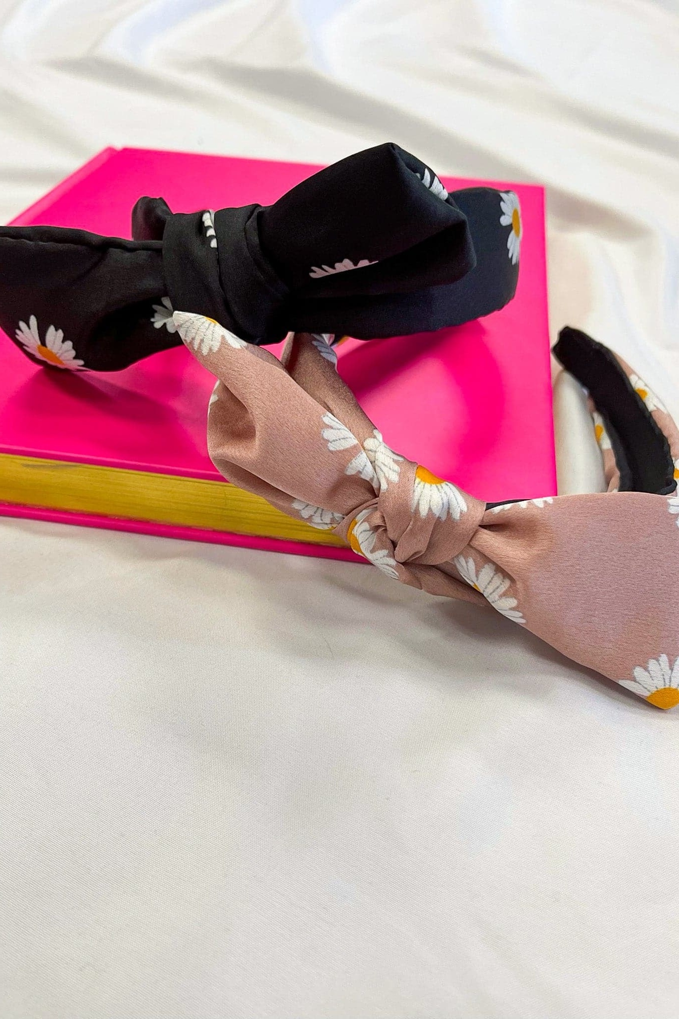 Coming Up Daisies Bow Headband