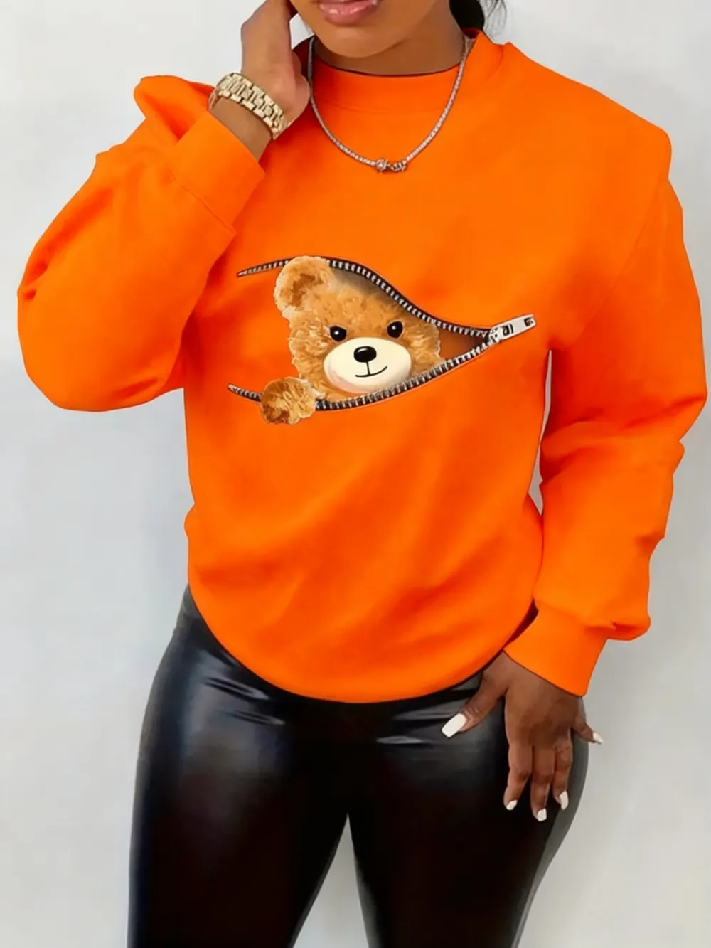 Women's Cartoon Bear Print Drop Shoulder Longsleeves