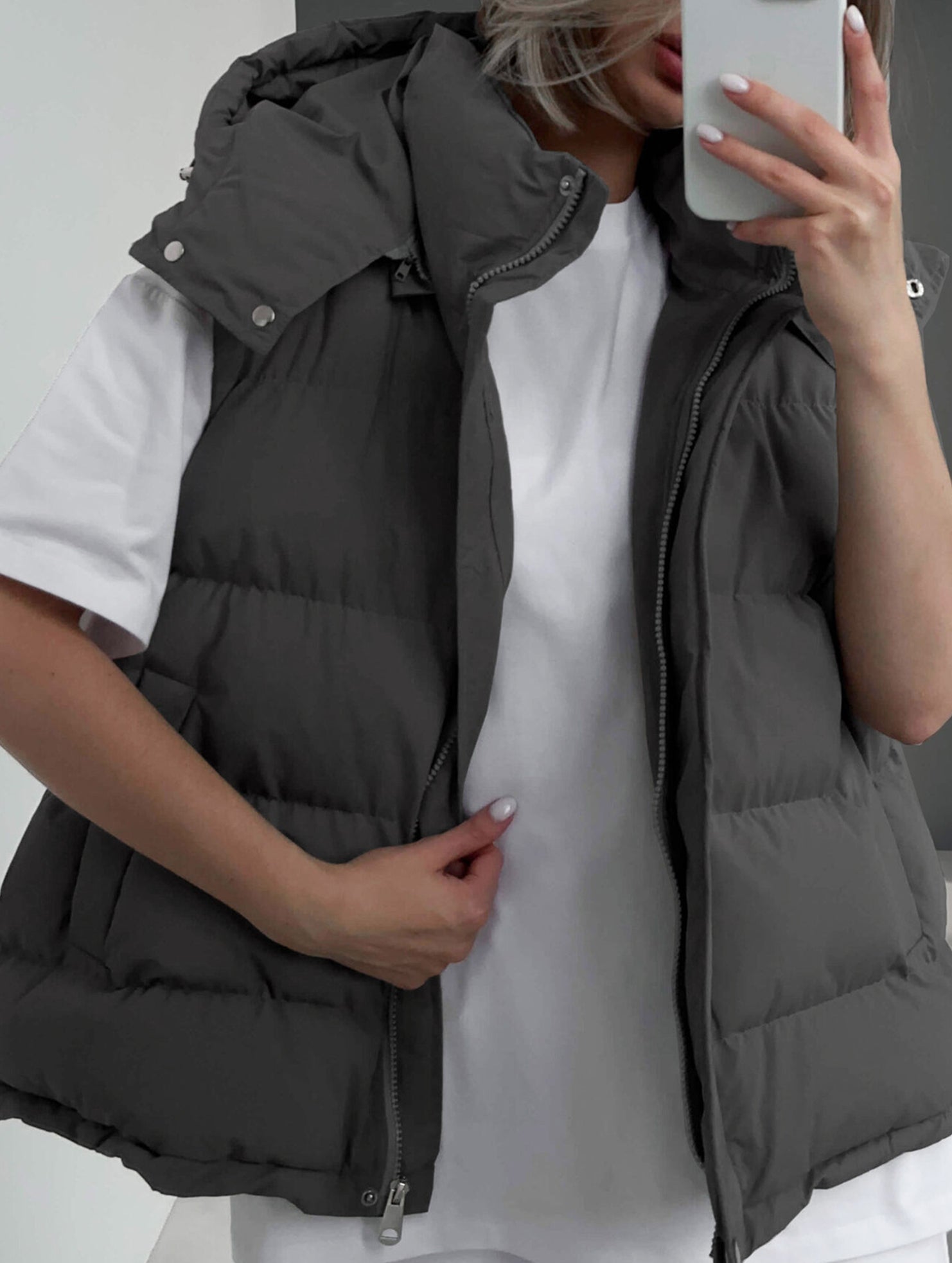 Sleeveless hooded down jacket vest