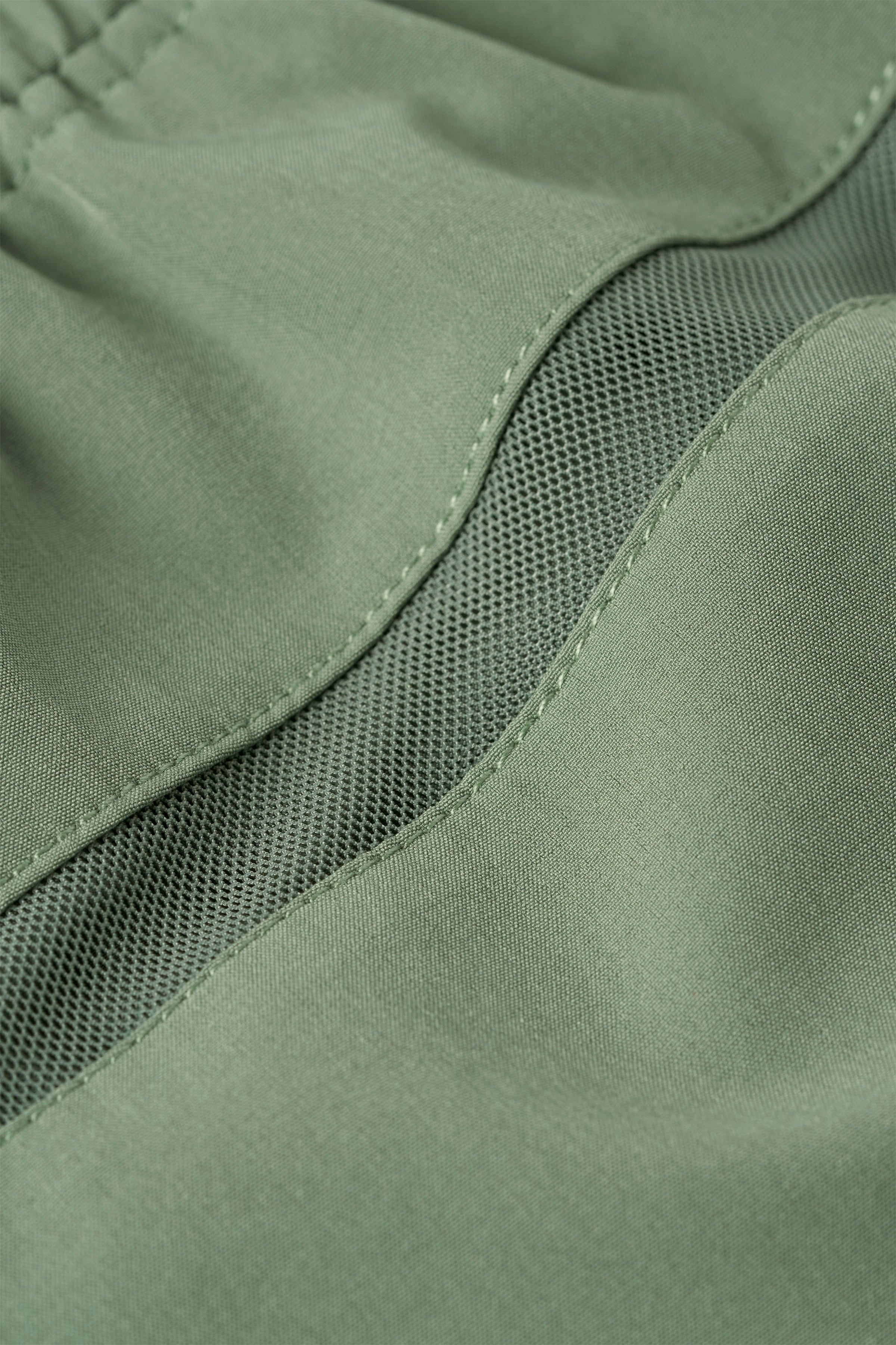 1022 - Staple Shorts 4.5