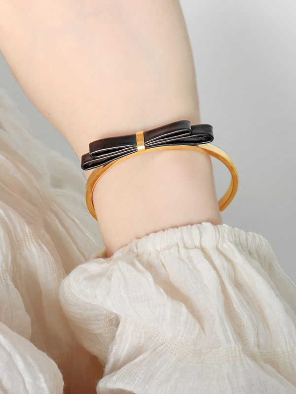 Bow-Embellished Contrast Color Bracelet Accessories