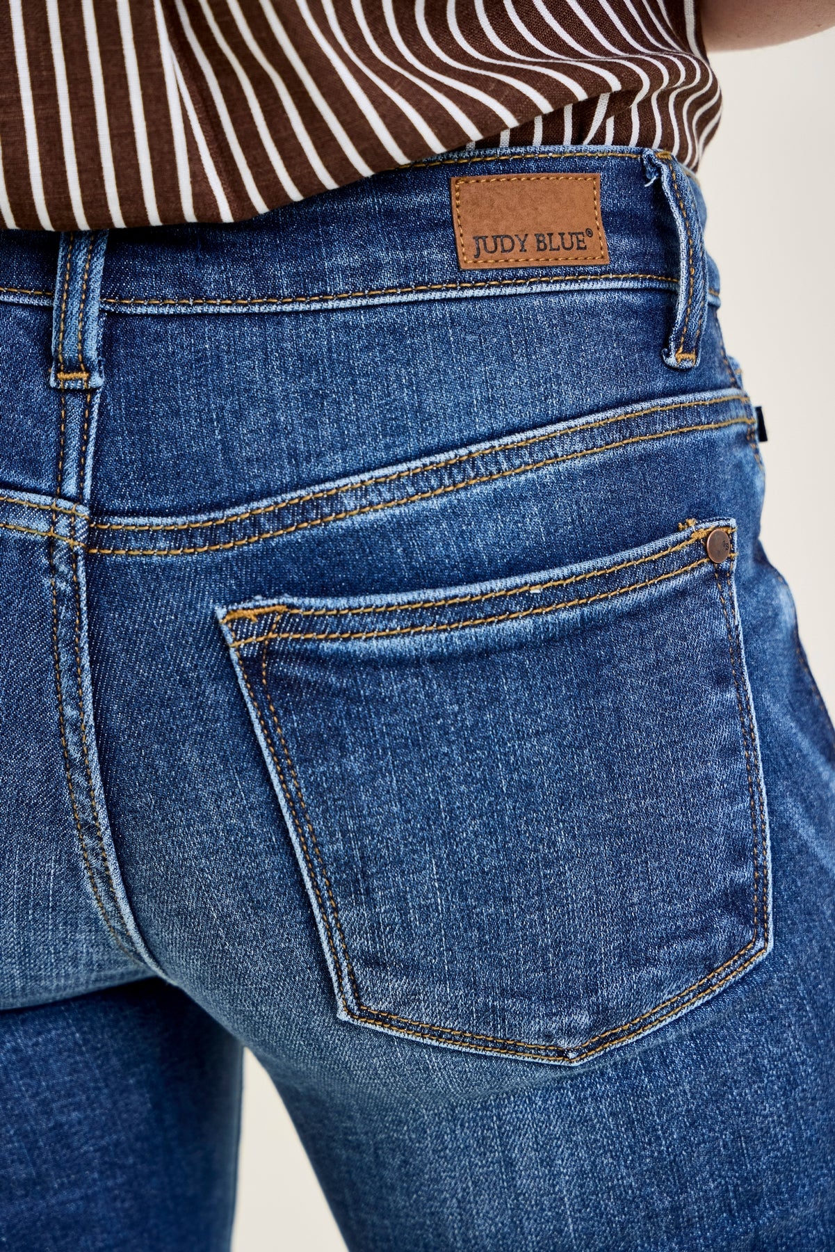 Ella Mid Rise Handsand Classic Skinny Jeans