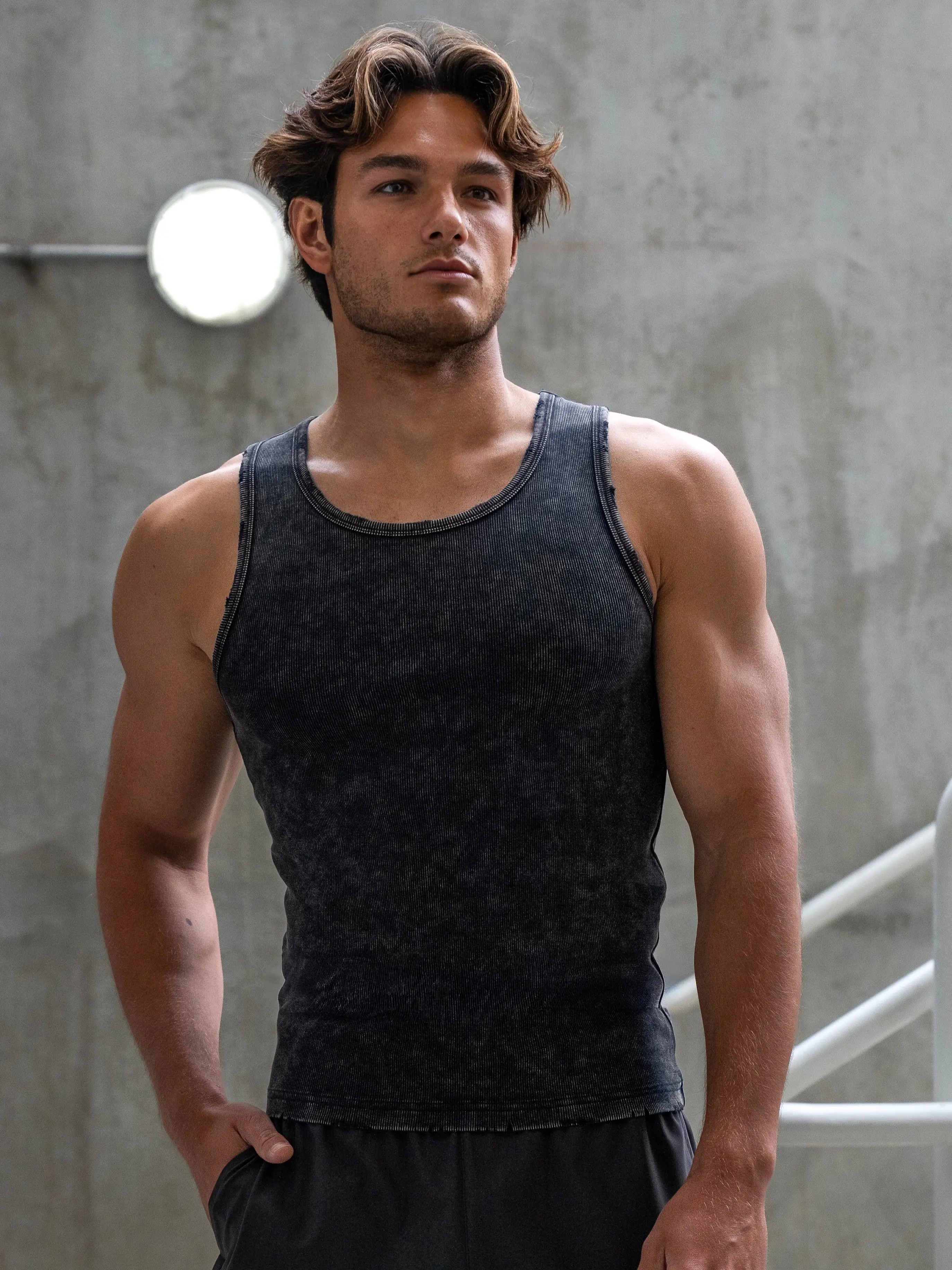 Men's Ultra-Soft Cotton Distressed Fitted T-Shirt - Premium Casual Slim Fit Tee