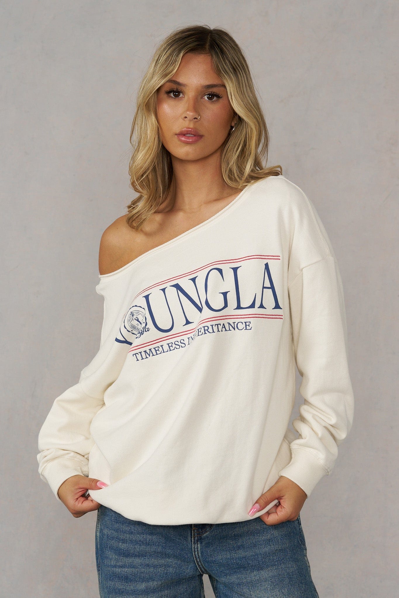 W5158 - Off-shoulder Pullover