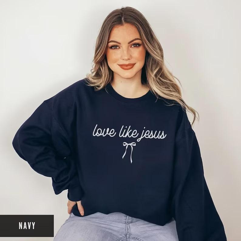 Women’s Faith-Inspired Crewneck Sweatshirt – “Love Like Jesus”