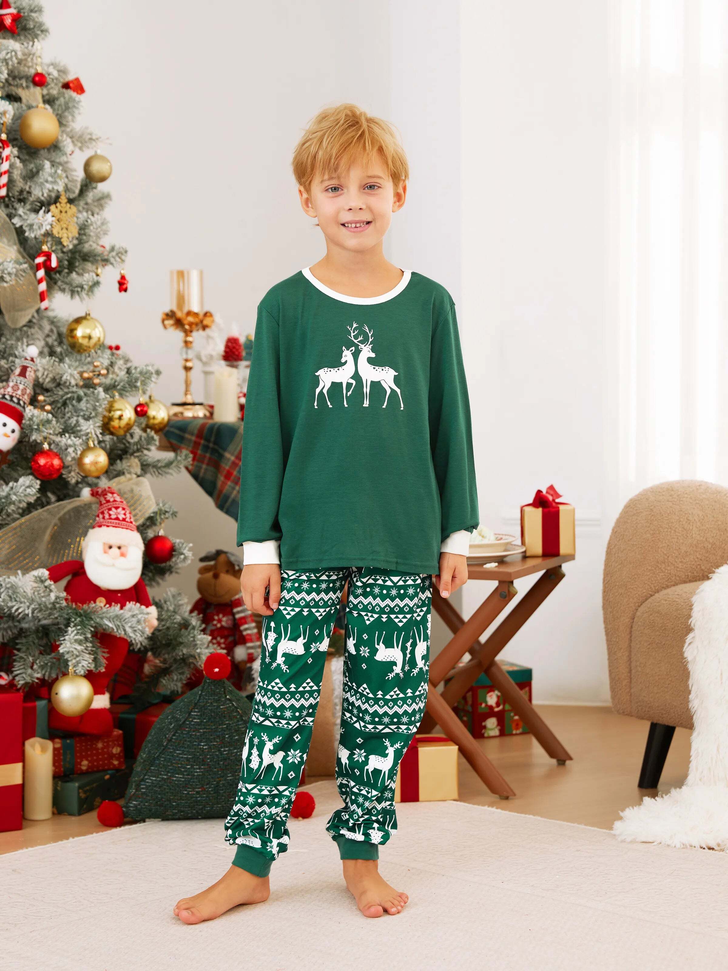 Christmas Family Matching Glow in the Dark Reindeer Tops Allover Pattern Pants Pajamas Sets with Christmas Socks blackishgreen