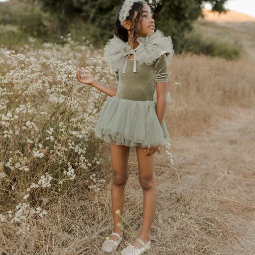 ruffle tulle collar || pine