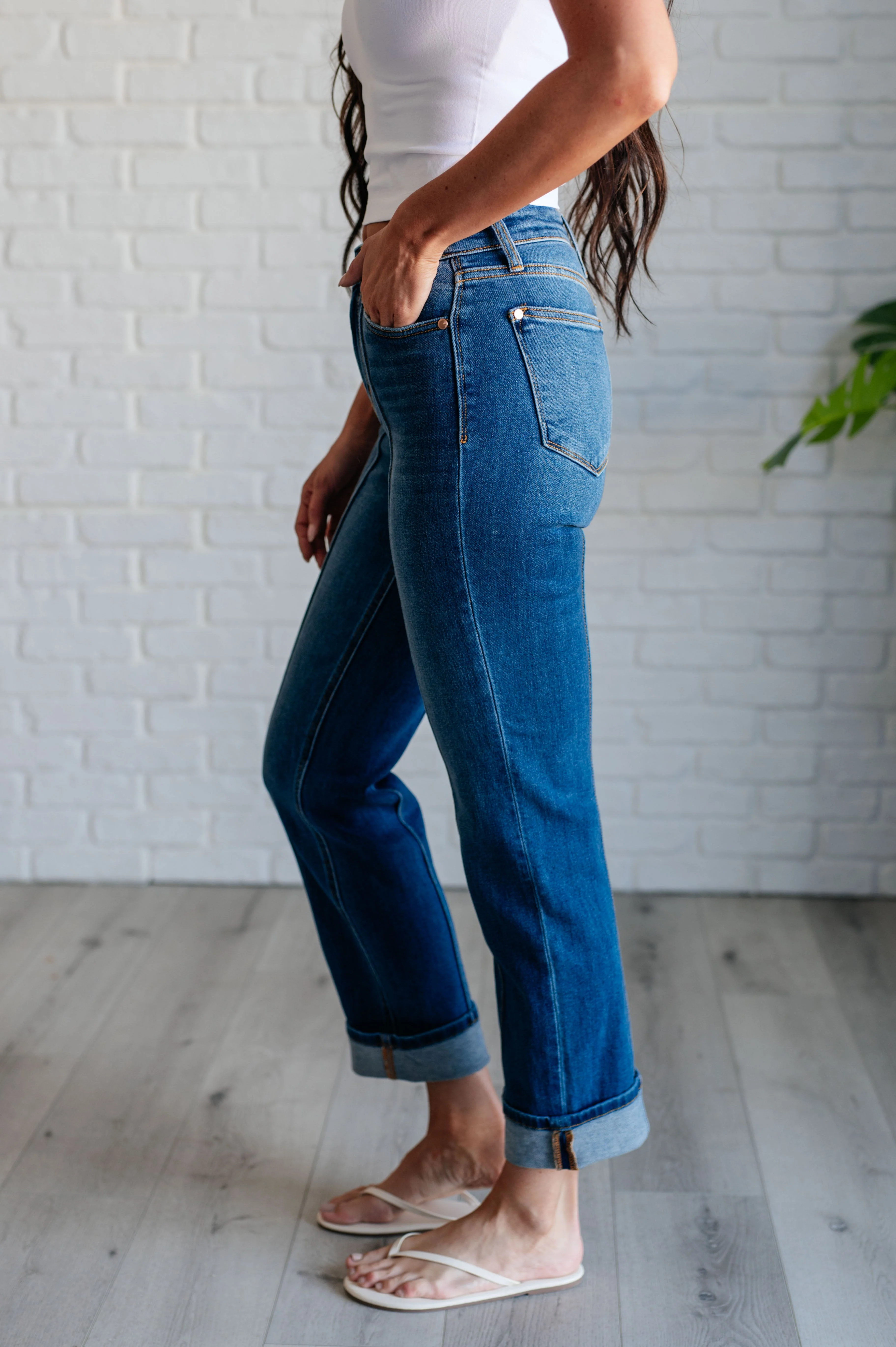 High Rise Center Seam Detail Straight Jeans