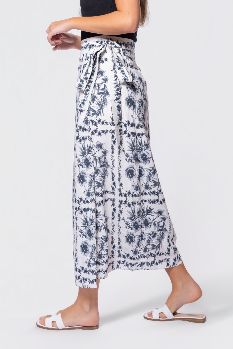 Leila Skirt (White/Black)