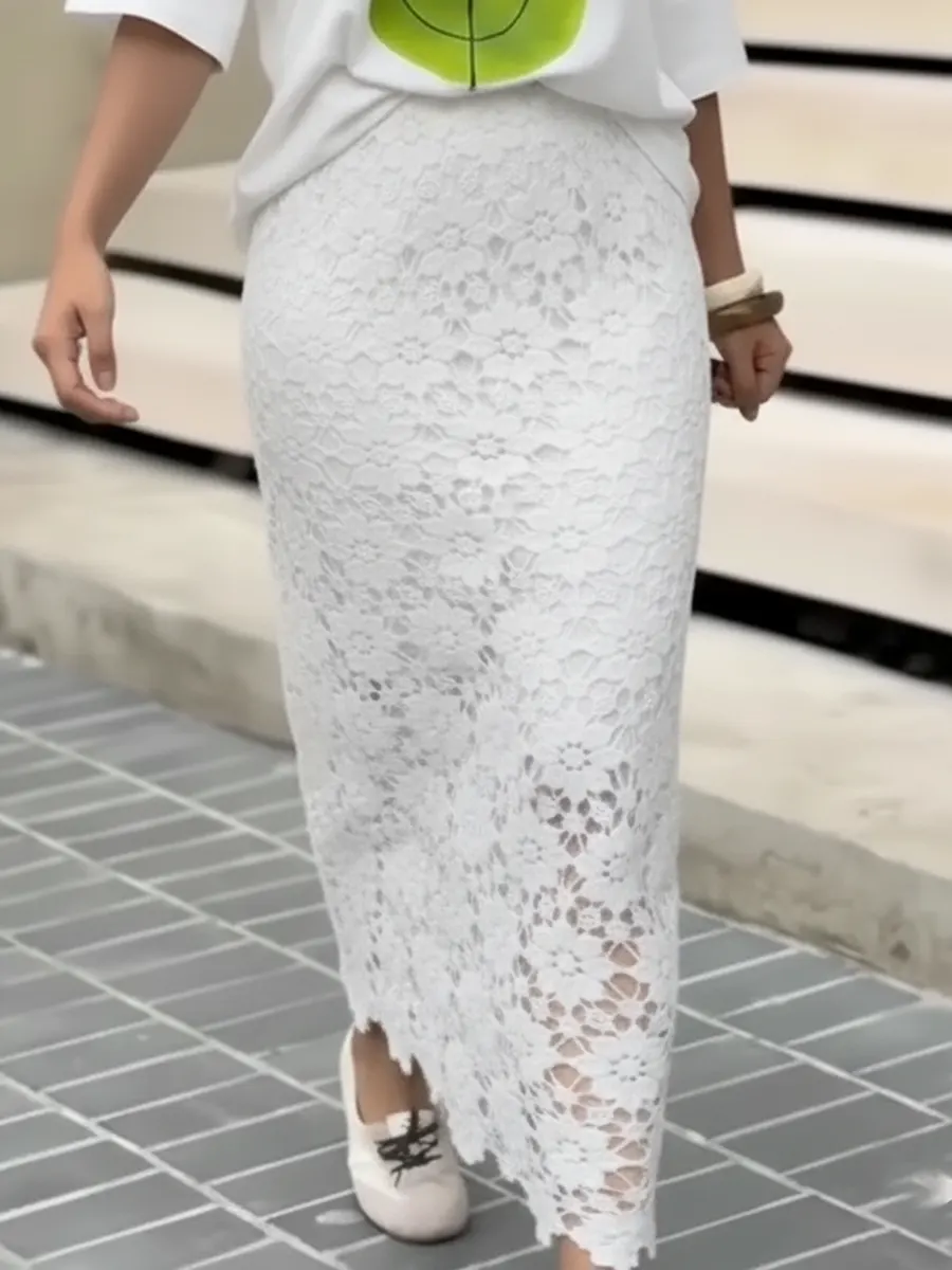 Women's Elegant Hollow-out Lace Slim-fit Skirt