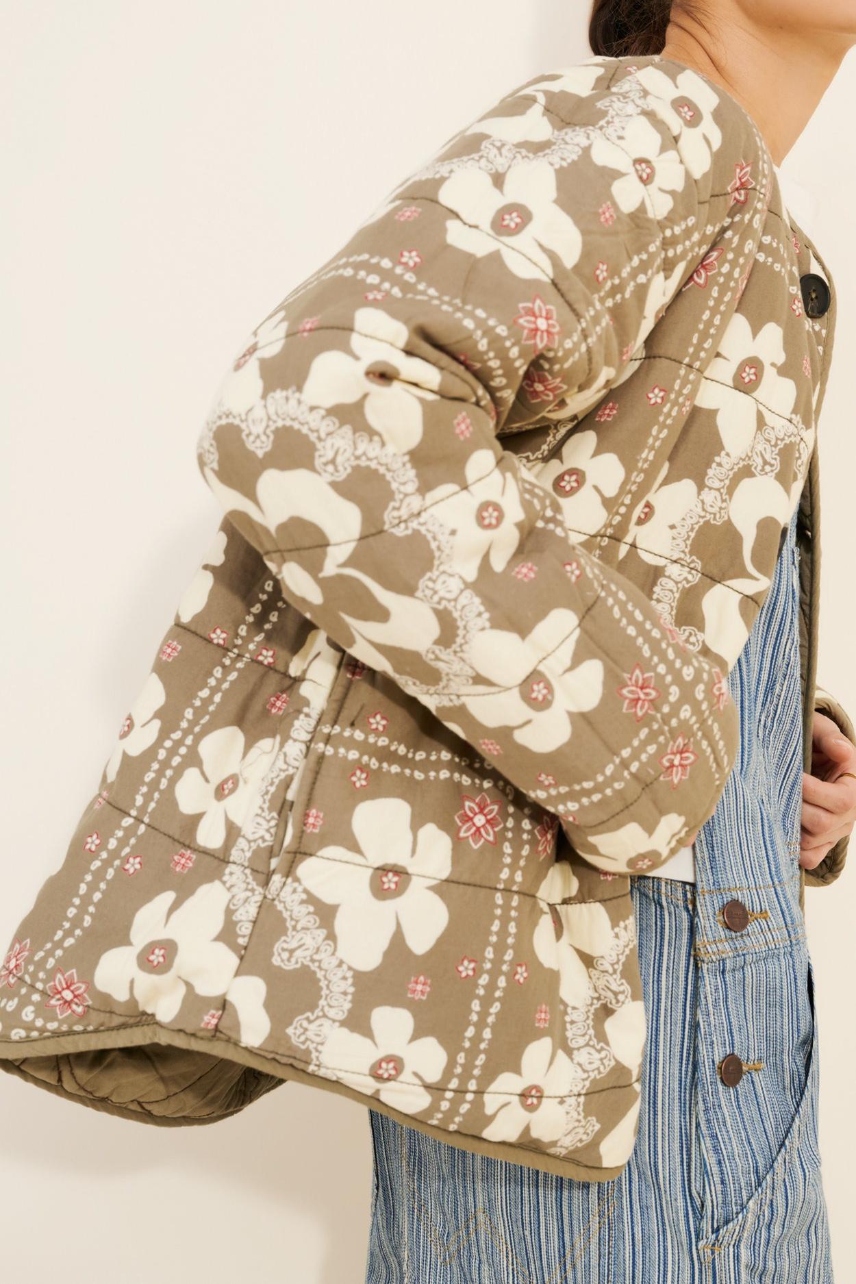 Causal Reversible Liner Jackets