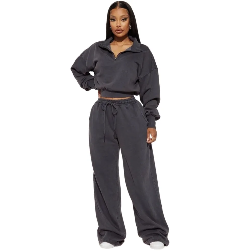 Wide-leg jogging pants and loose sweatshirt two-piece set