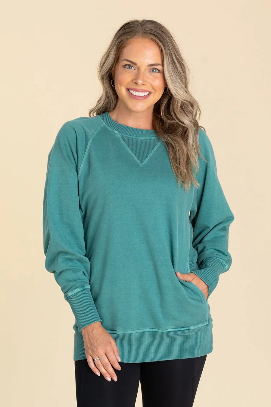 Woman's Pigment Dyed Sweatshirt With Pockets
