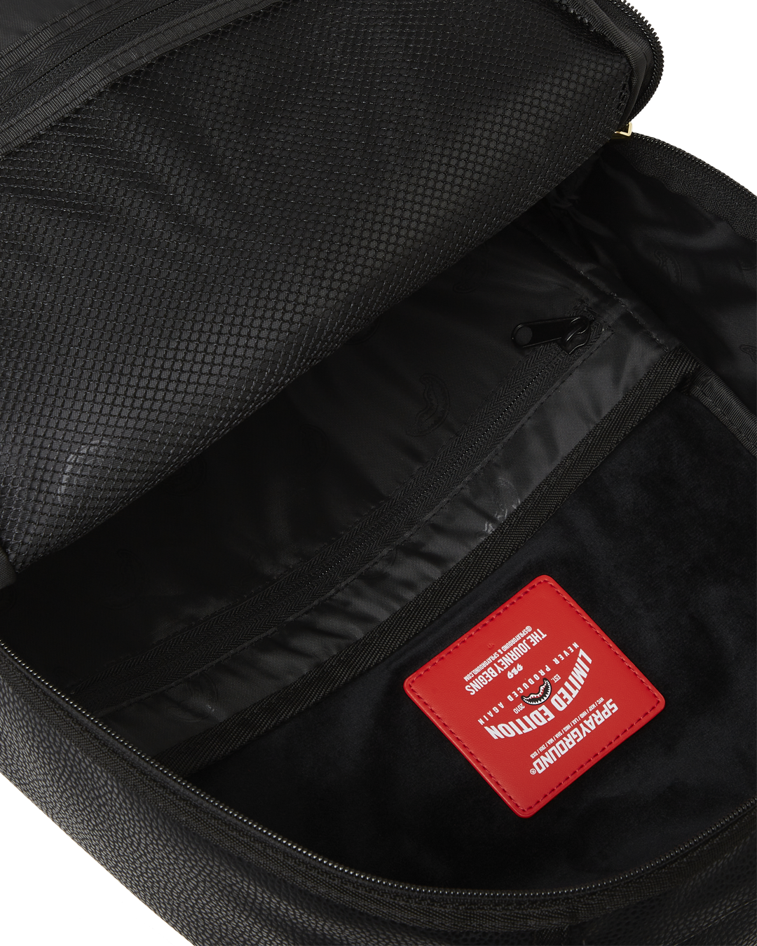 SHARK CENTRAL GILDED BITE BACKPACK