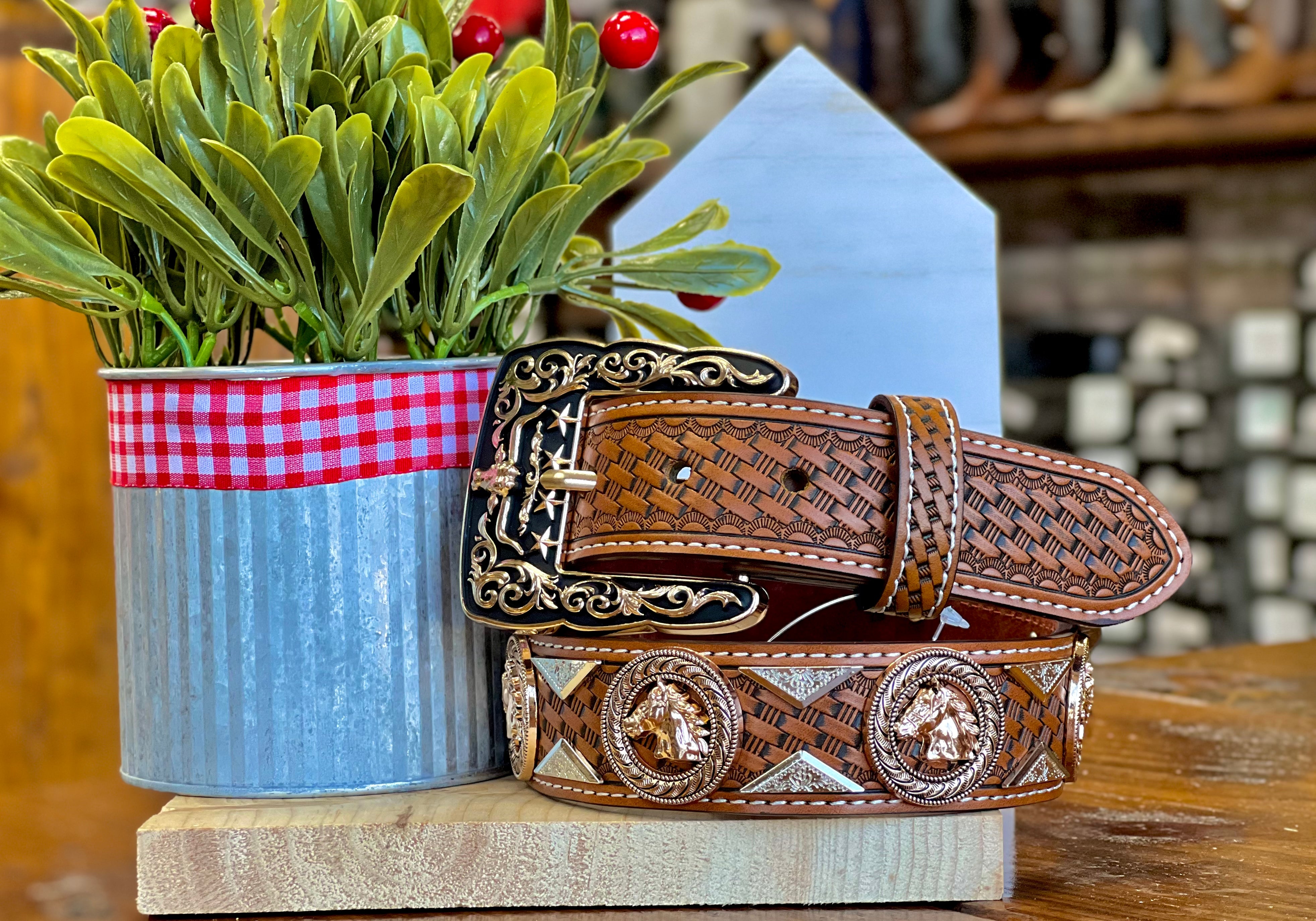 Men’s Honey Leather Belt With Horse Concho