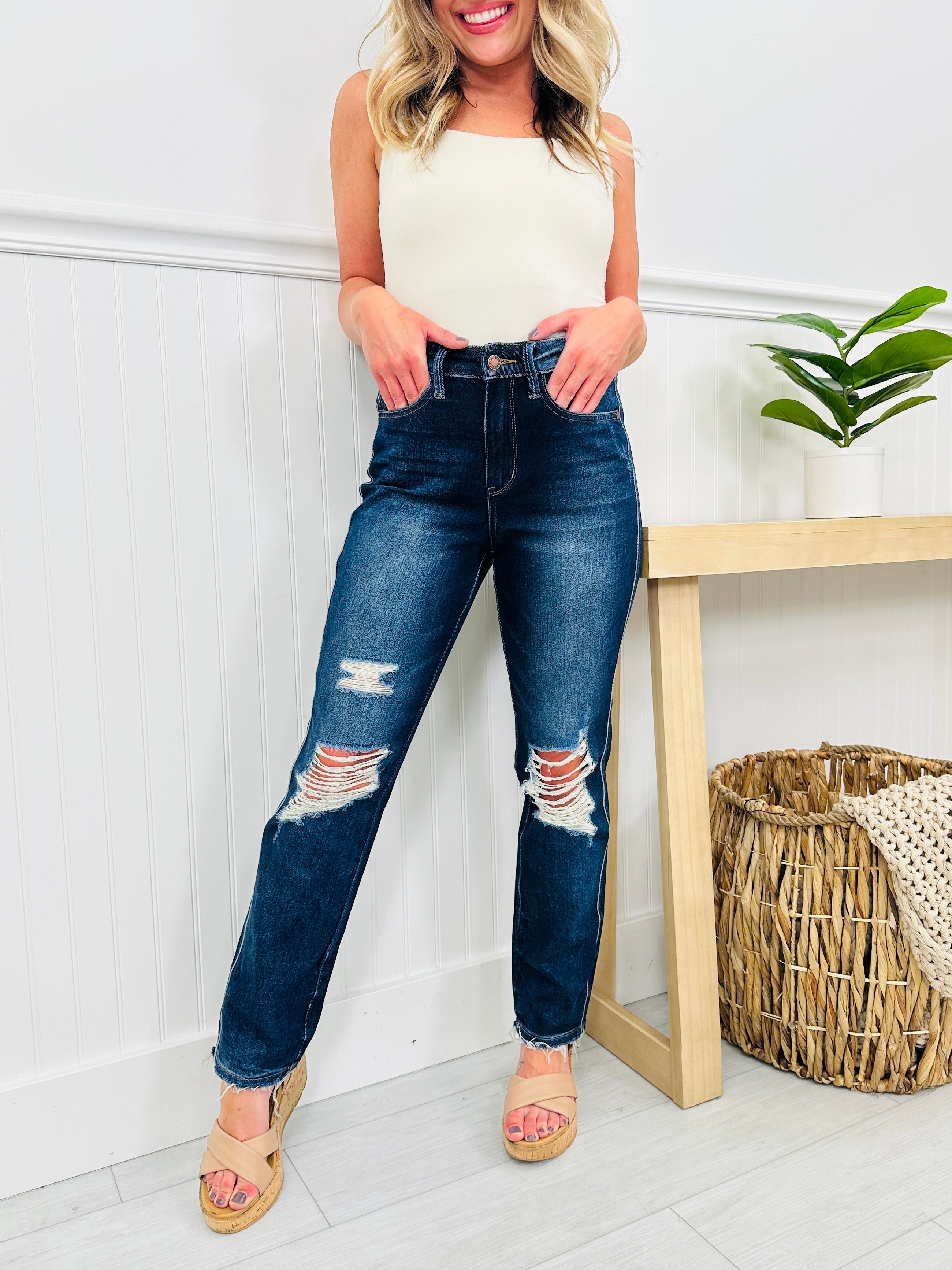 Judy Blue On Top Of The Trend Straight Jeans