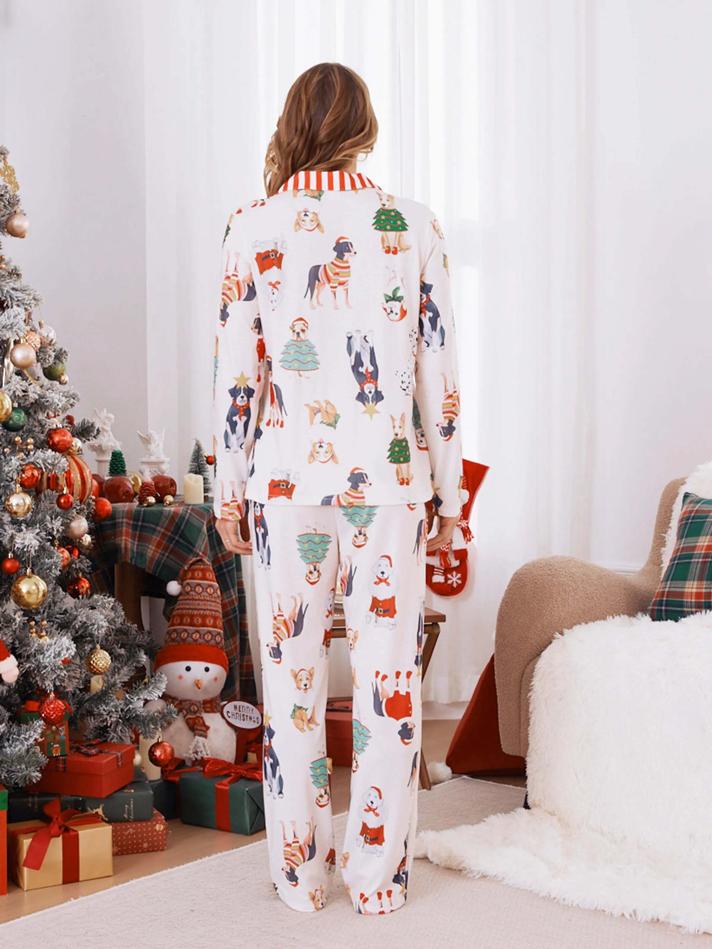 Christmas Pajamas Family Matching Cute Xmas Dog Collared Pajamas Sets with Christmas Socks LightApricot