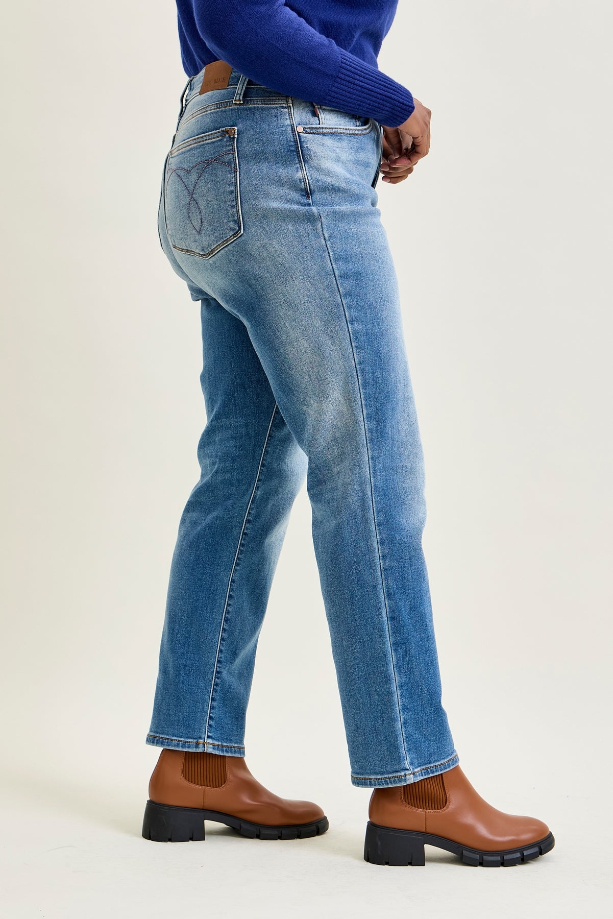 Delaney Vintage Wash ThermaDENIM Straight Fit - PLUS
