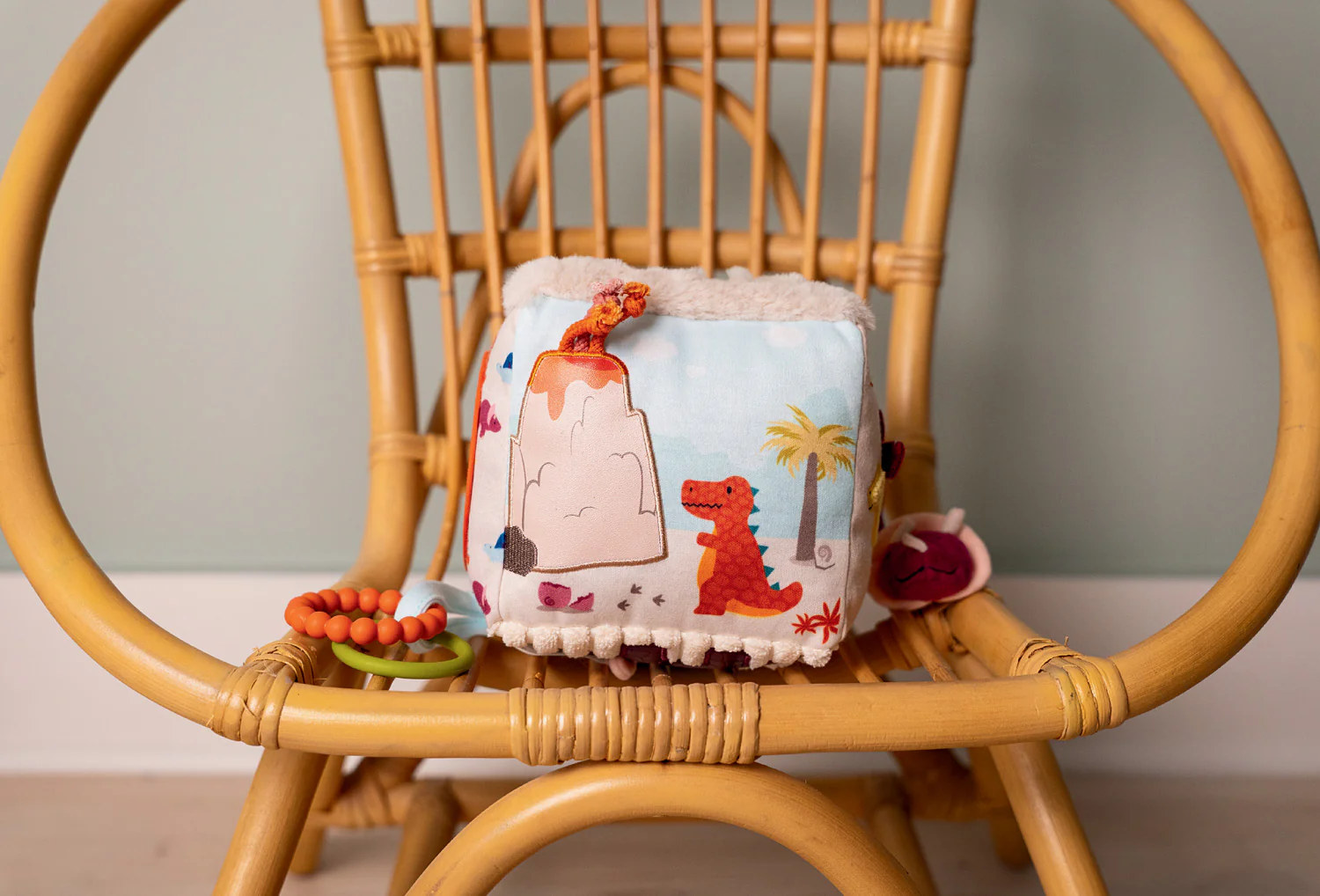 This product is designed to support both play and early education.