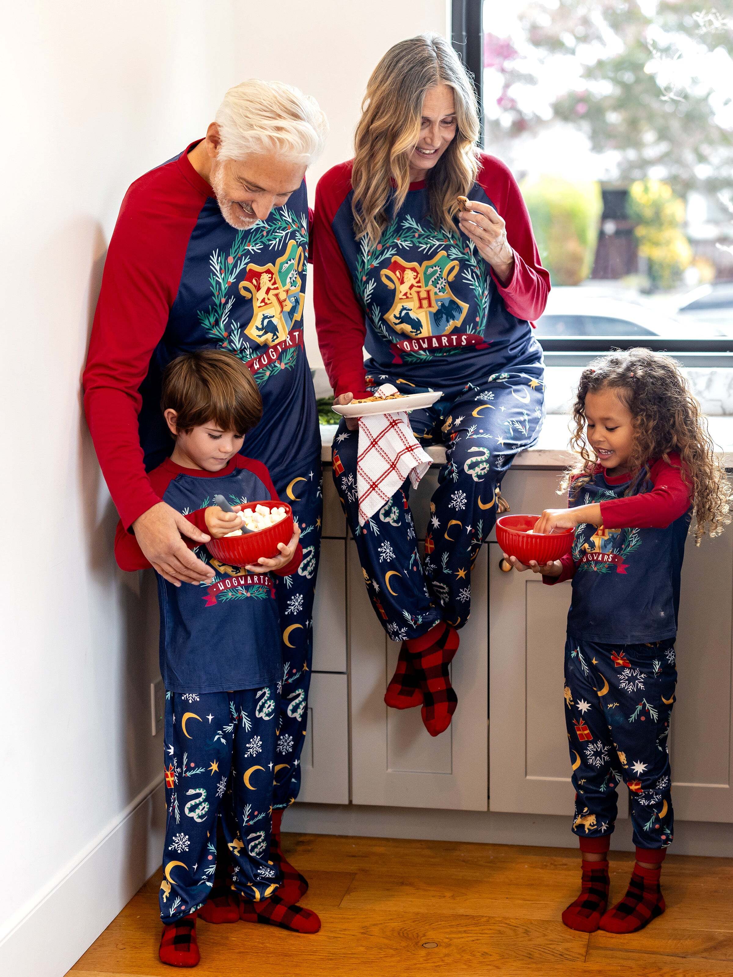 Christmas Family Matching Hogwarts Print Pajamas Sets with Christmas Socks