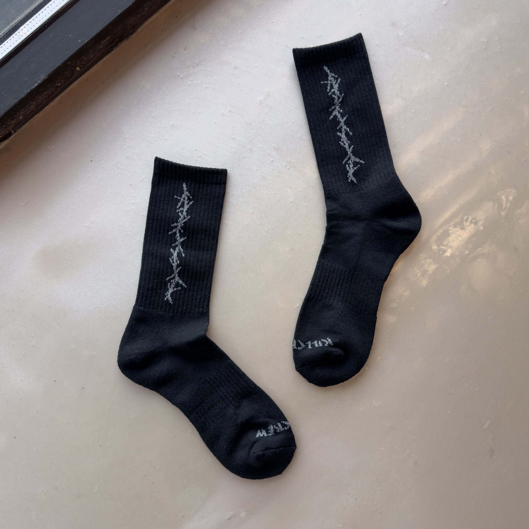 BARBWIRE HIGH SOCKS - BLACKOUT
