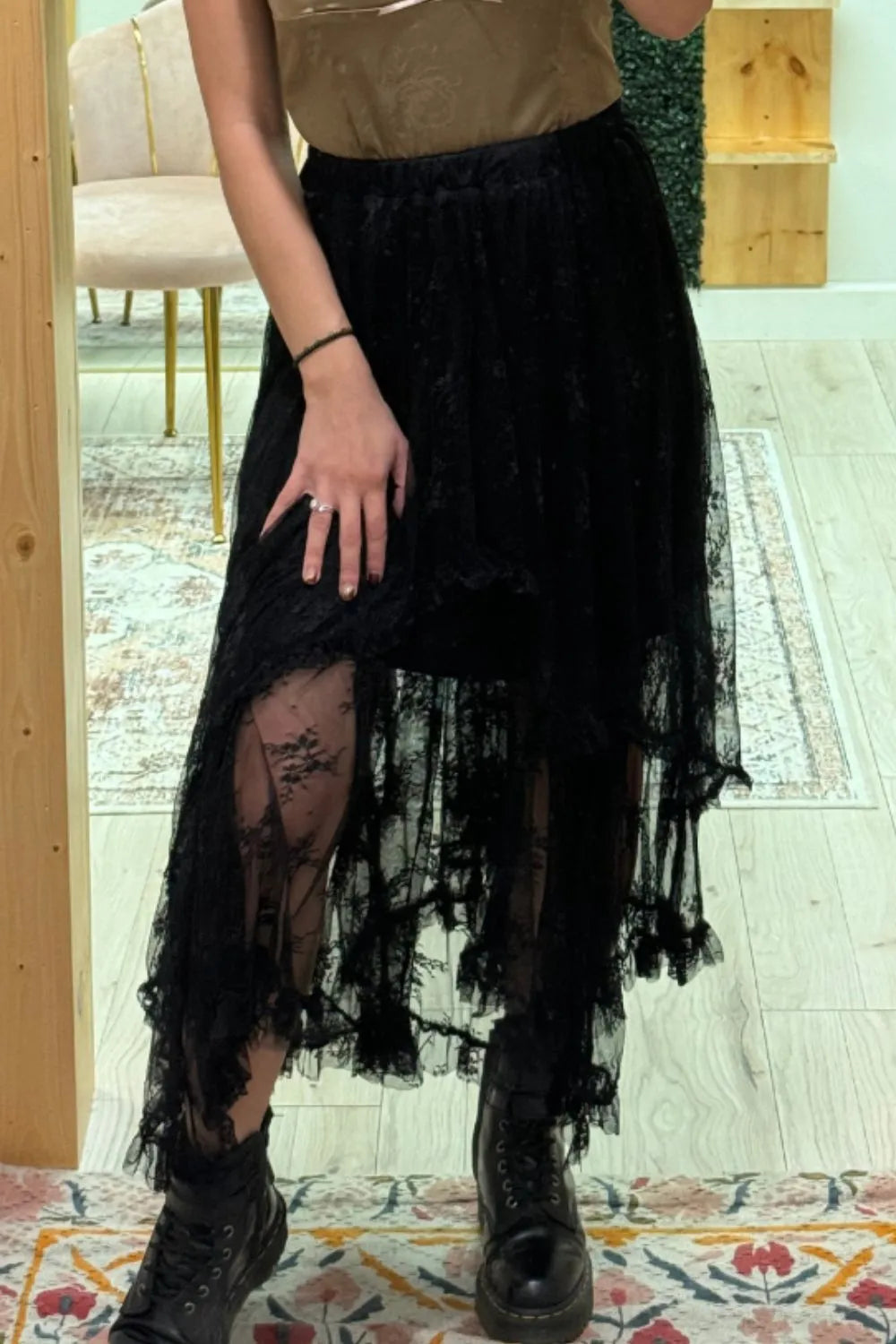 Elastic Waist Asymmetrical Lace Skirt