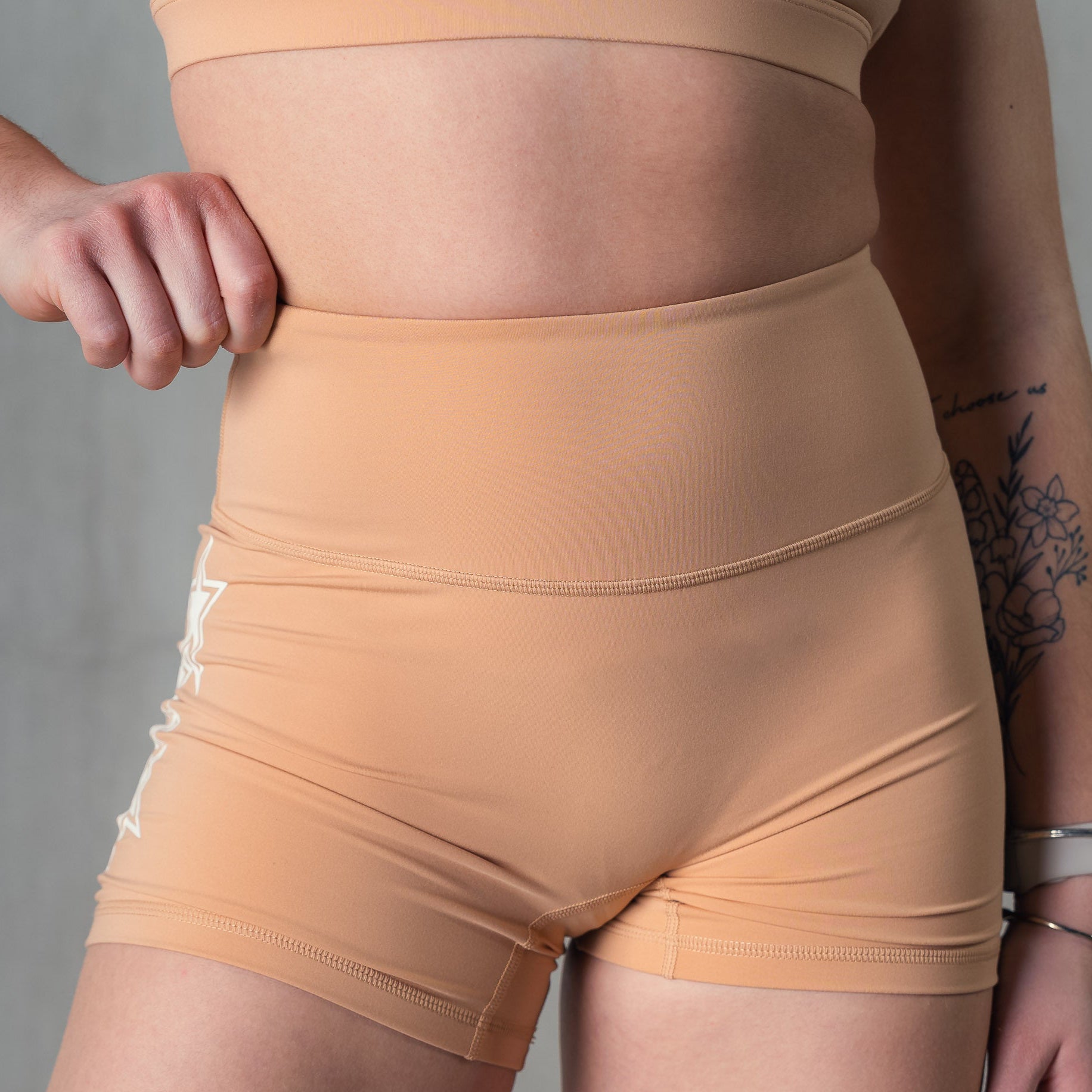 STAR BOY BIKER SHORTS - SAND / WHITE