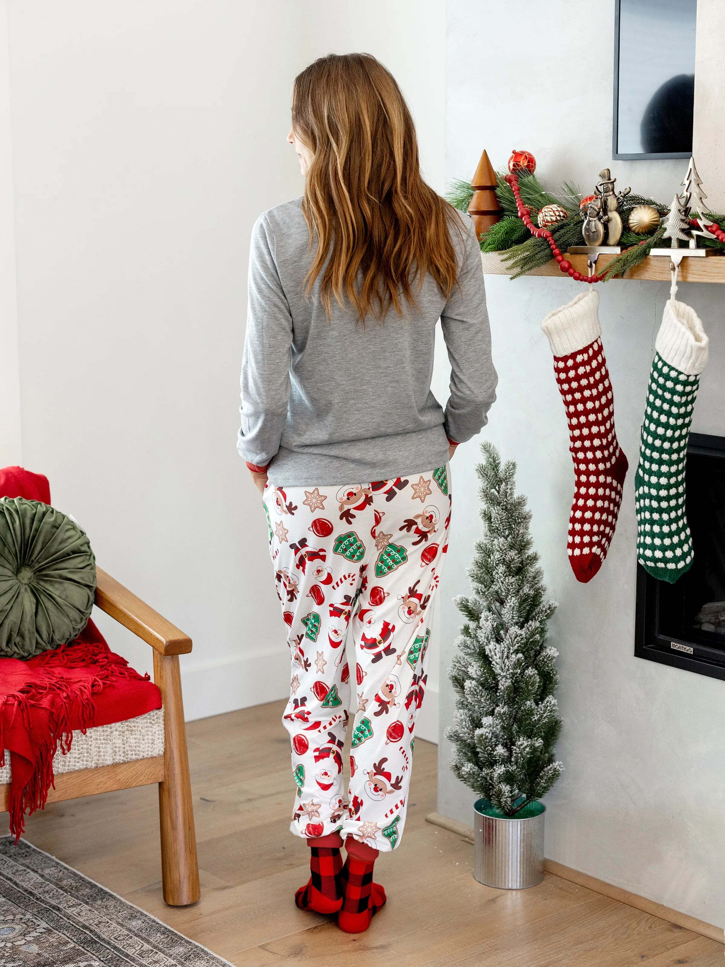 Christmas Matching Family Pajamas Set Glow In The Dark Santa Claus Christmas-themed Print PJS with Christmas Socks Color block