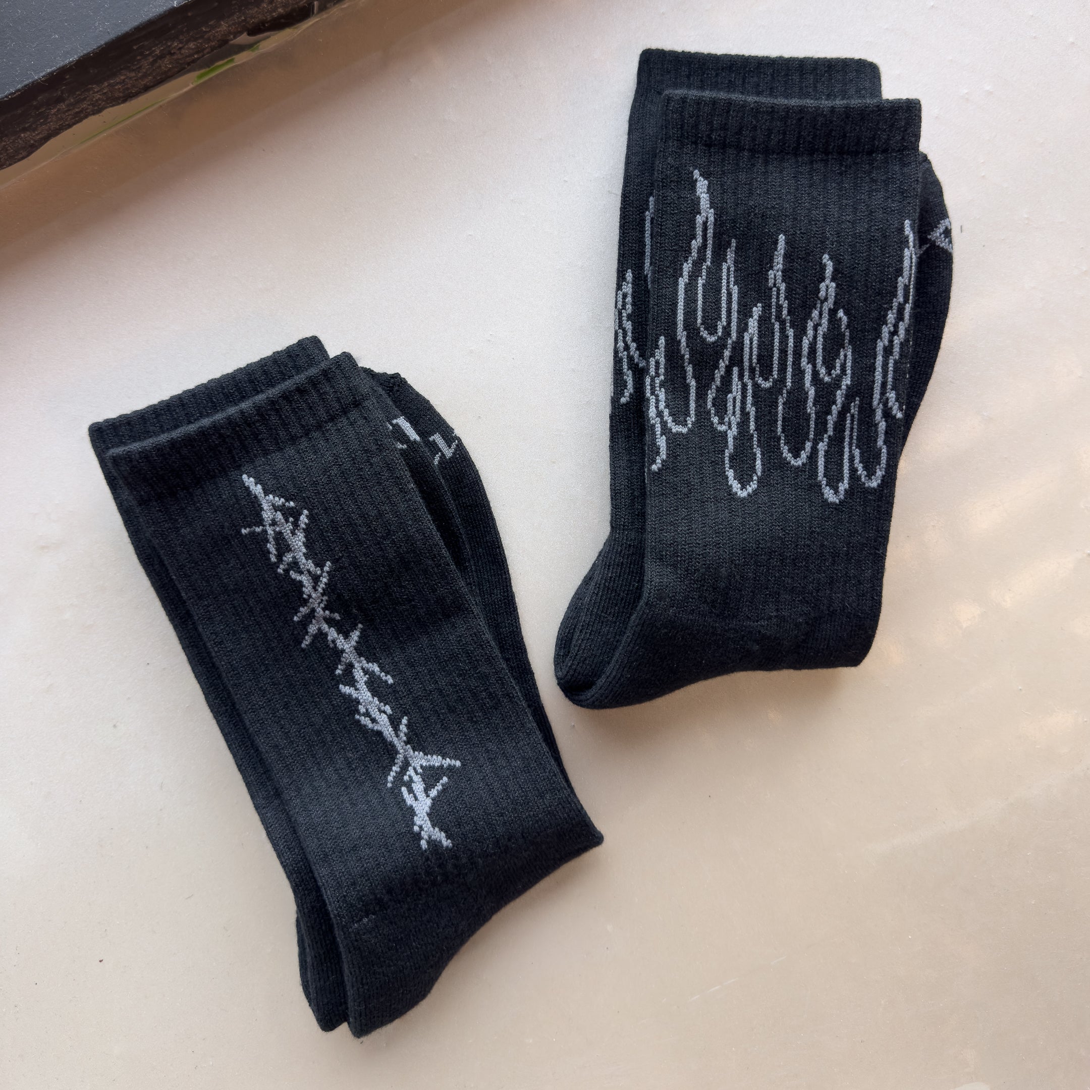 BARBWIRE HIGH SOCKS - BLACKOUT