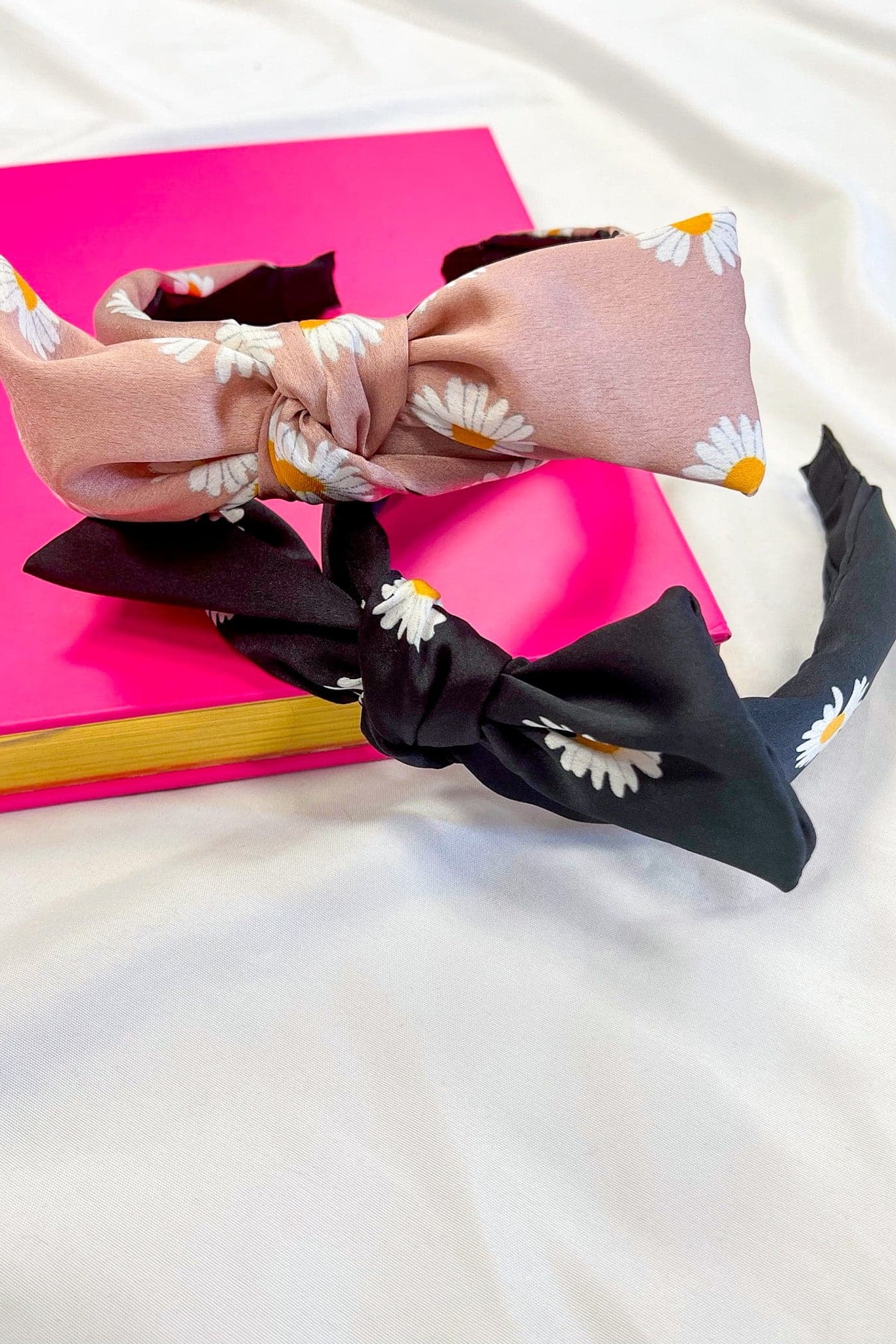 Coming Up Daisies Bow Headband