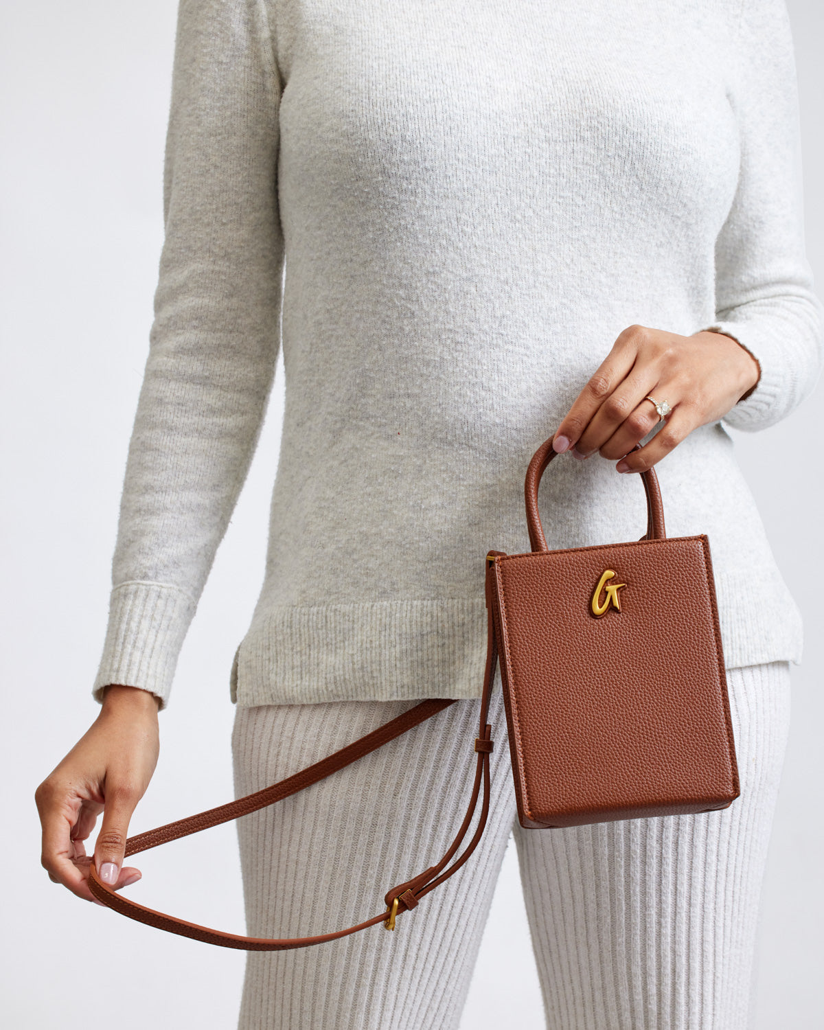 MINI PEBBLE TOTE - BROWN